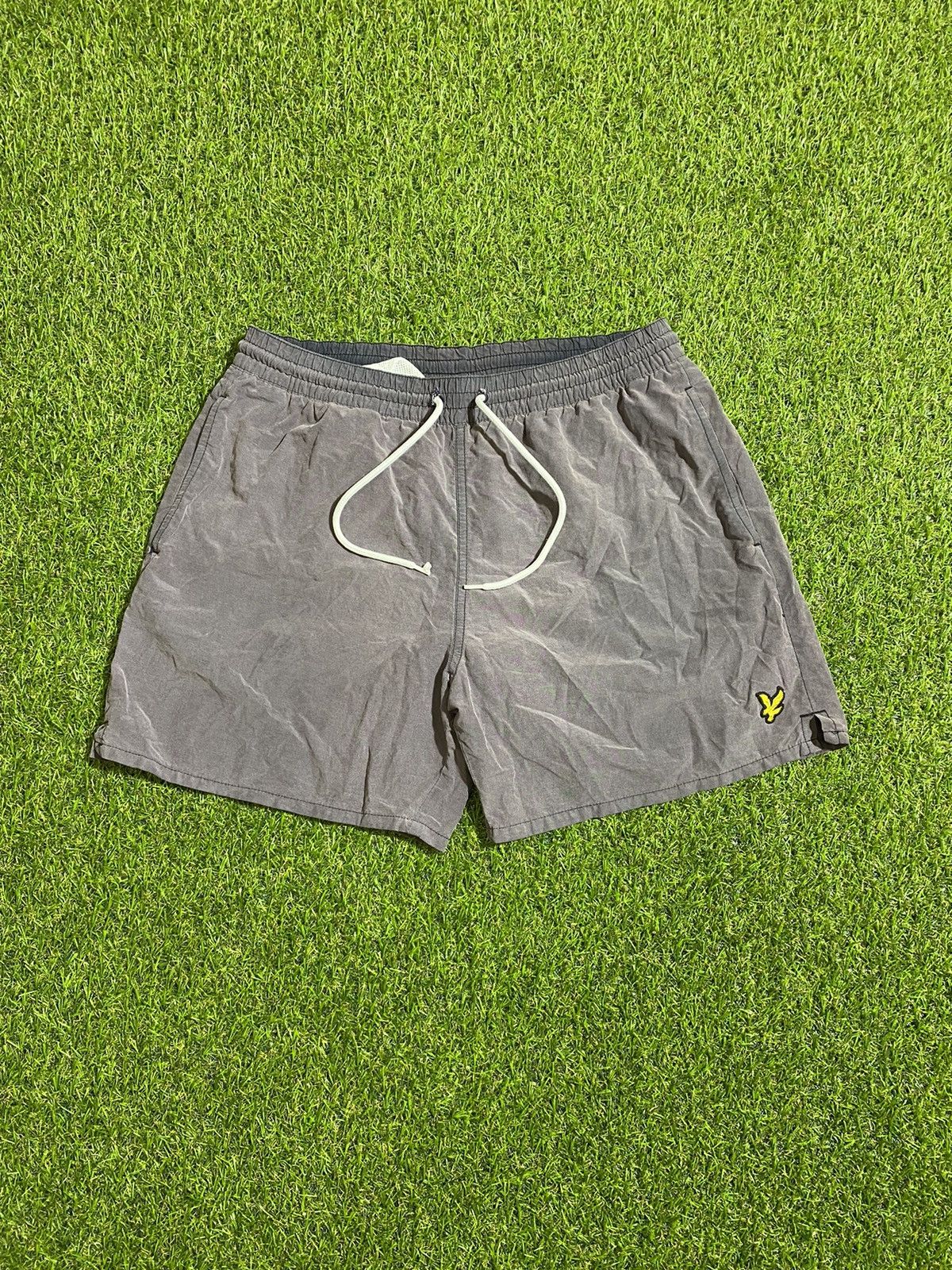 Lyle & Scott Vintage Lyle&Scott nylon shorts casual faded size M Size US 32 / EU 48 - 1 Thumbnail