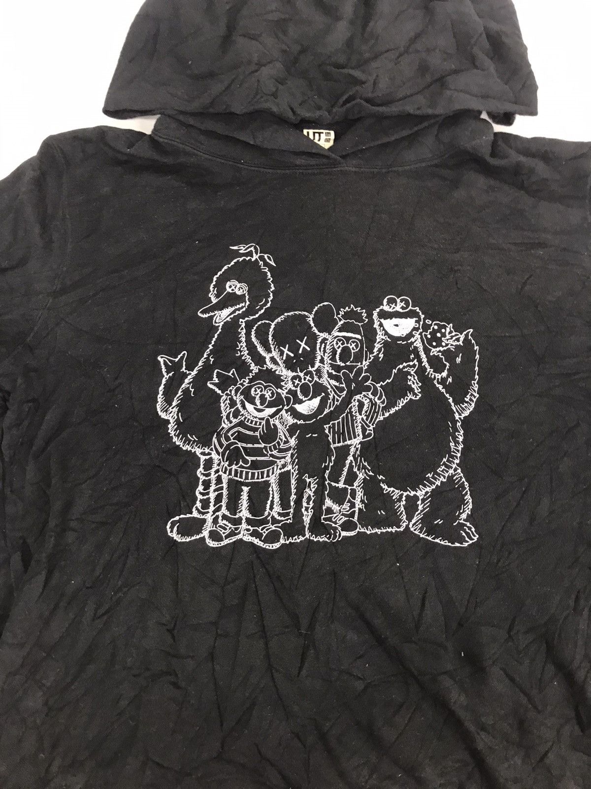Japanese Brand Vintage Sesame Street X Kaws Cartoon Characters Sweatshirt Size US M / EU 48-50 / 2 - 3 Thumbnail