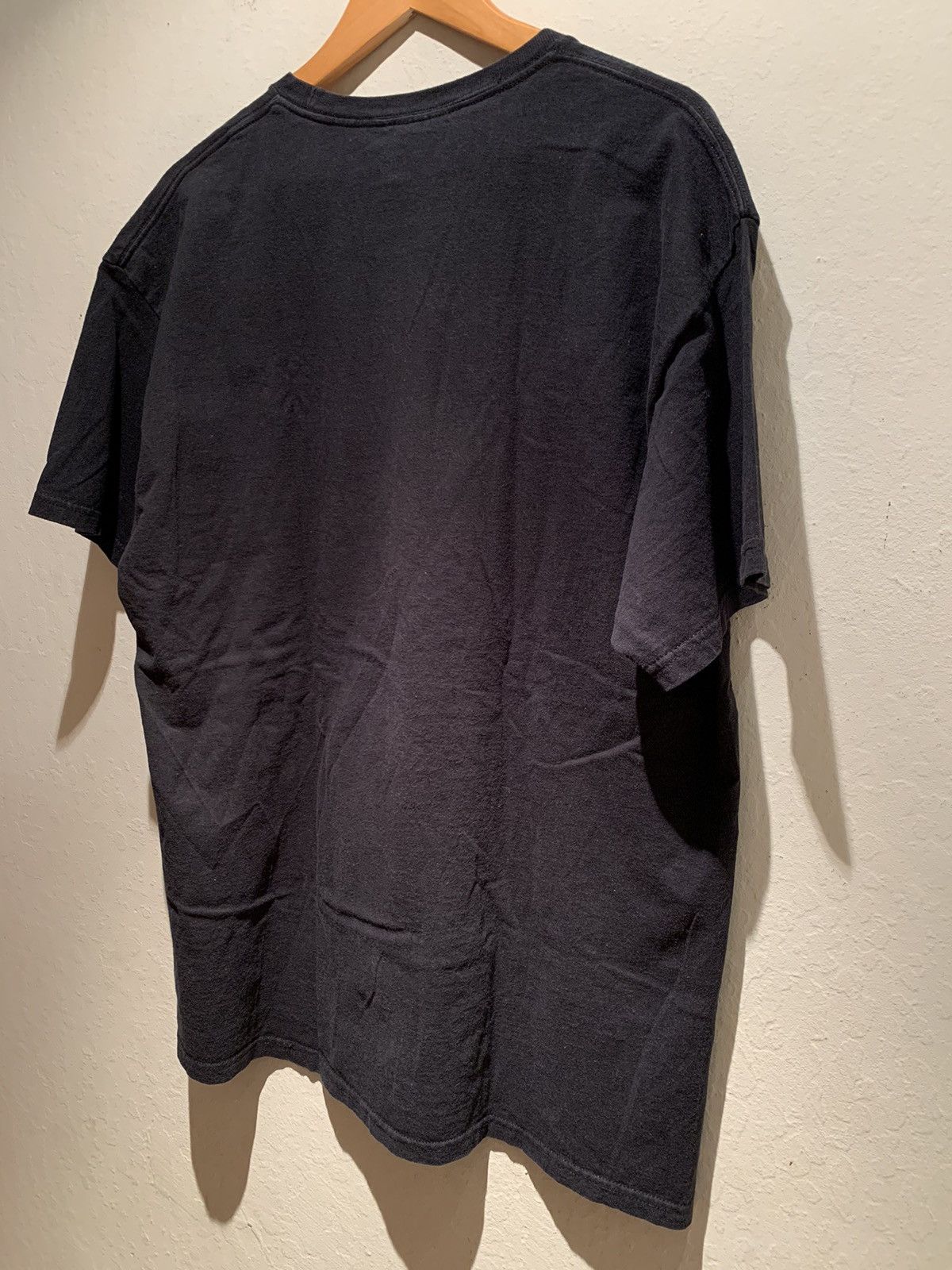 Band Tees × Pink Floyd × Vintage *RARE* Vintage 2000 Pink Floyd The Wall Rock Band T-Shirt XL Size US XL / EU 56 / 4 - 4 Thumbnail