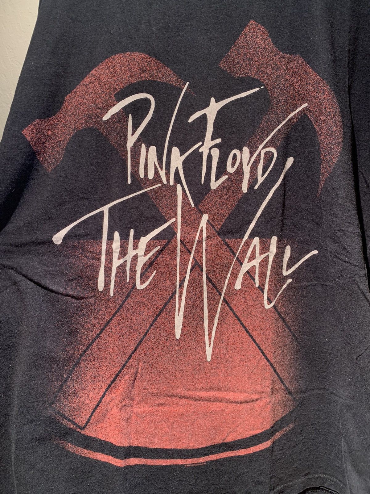 Band Tees × Pink Floyd × Vintage *RARE* Vintage 2000 Pink Floyd The Wall Rock Band T-Shirt XL Size US XL / EU 56 / 4 - 2 Thumbnail