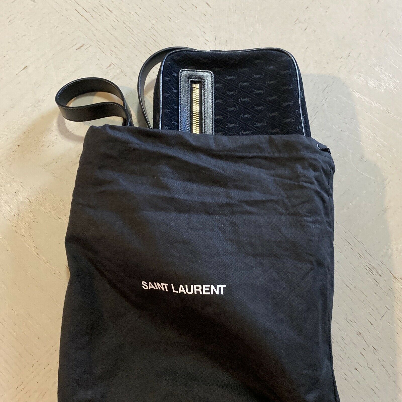Saint Laurent Paris Shoulder Bag in Black Size ONE SIZE - 10 Thumbnail