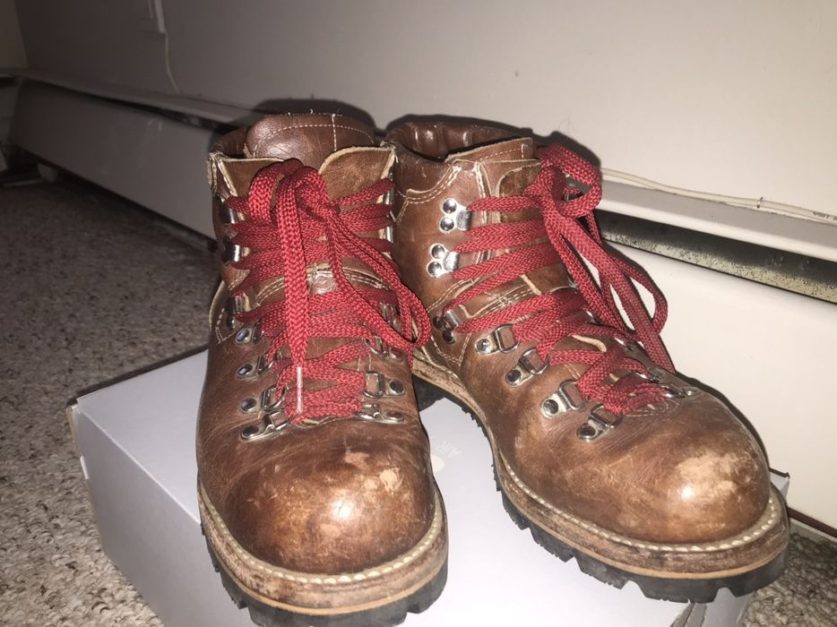 vibram sole hiking boots