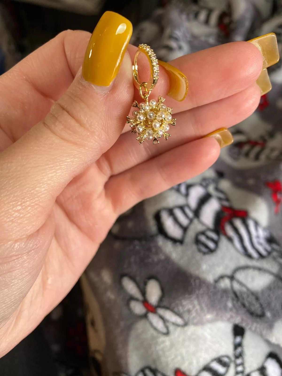 Jewelry Elegant Wind Rice Beads Fireworks Ball Pendant Drop Earring Size ONE SIZE - 3 Thumbnail