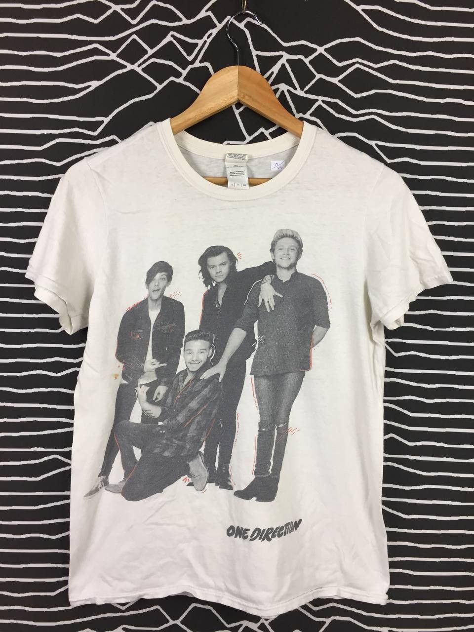 image of Band Tees x Rap Tees VTG One Direction Line Up Band Tee Harry Styles Zayn Malik in White (Size Smal