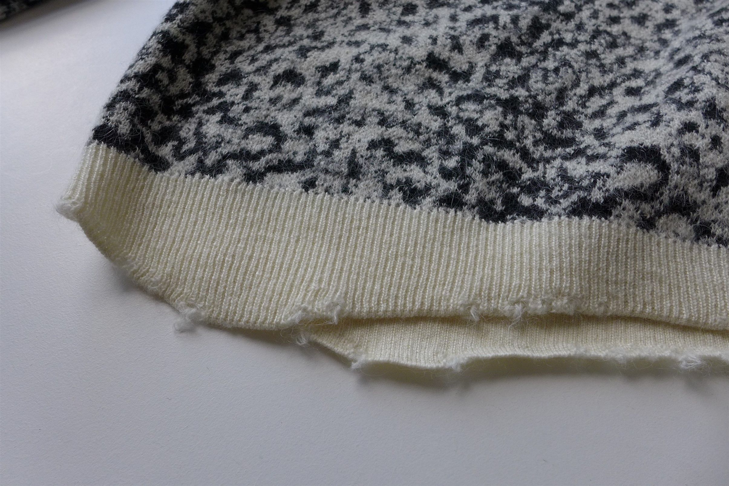 Saint Laurent Paris Saint Laurent Leopard Print Distressed Mohair Sweater Size US M / EU 48-50 / 2 - 4 Thumbnail