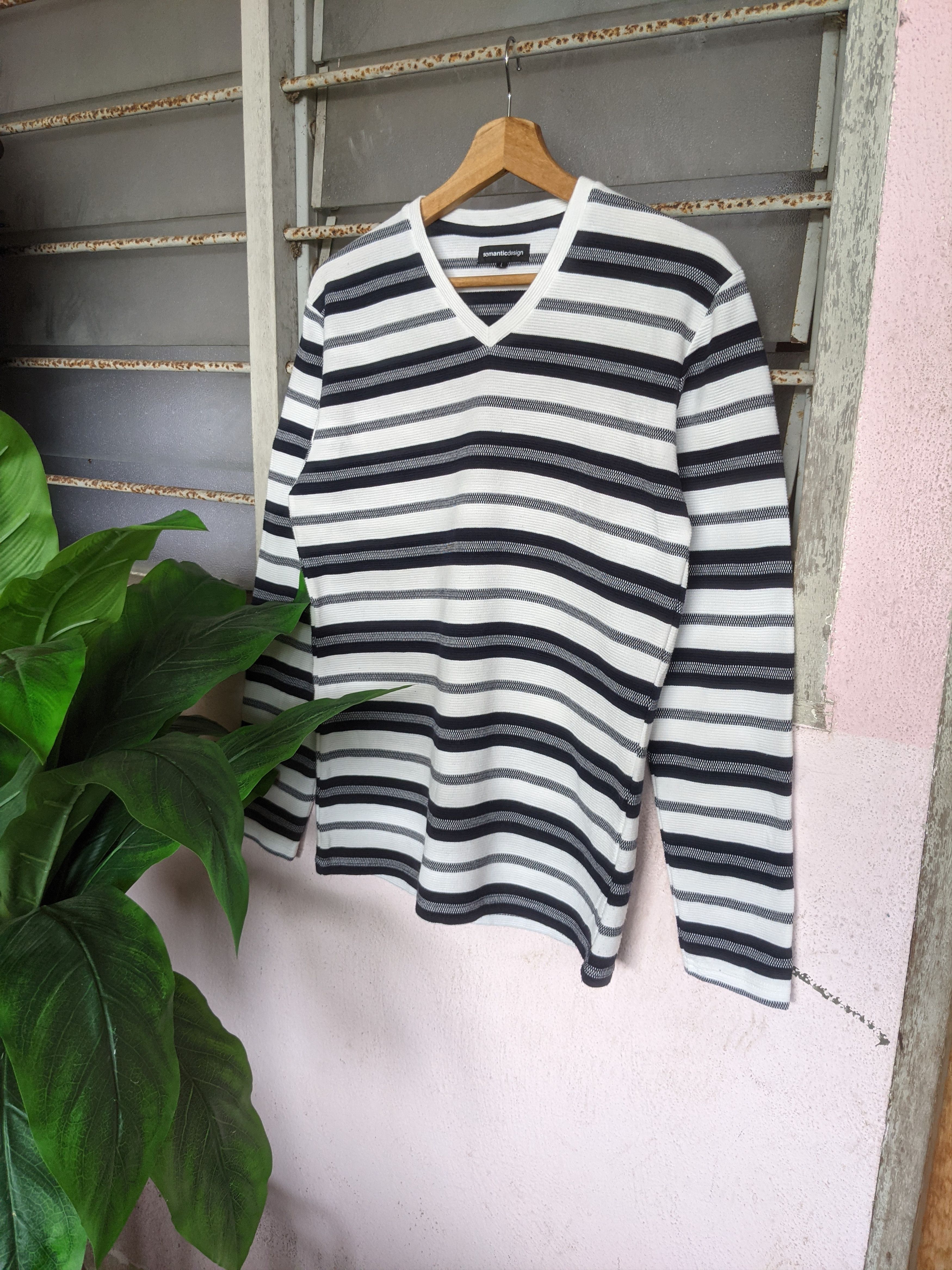 Japanese Brand ⚡️Steals⚡️ Semantic design Breton Long Sleeve Vneck Size US L / EU 52-54 / 3 - 1 Thumbnail