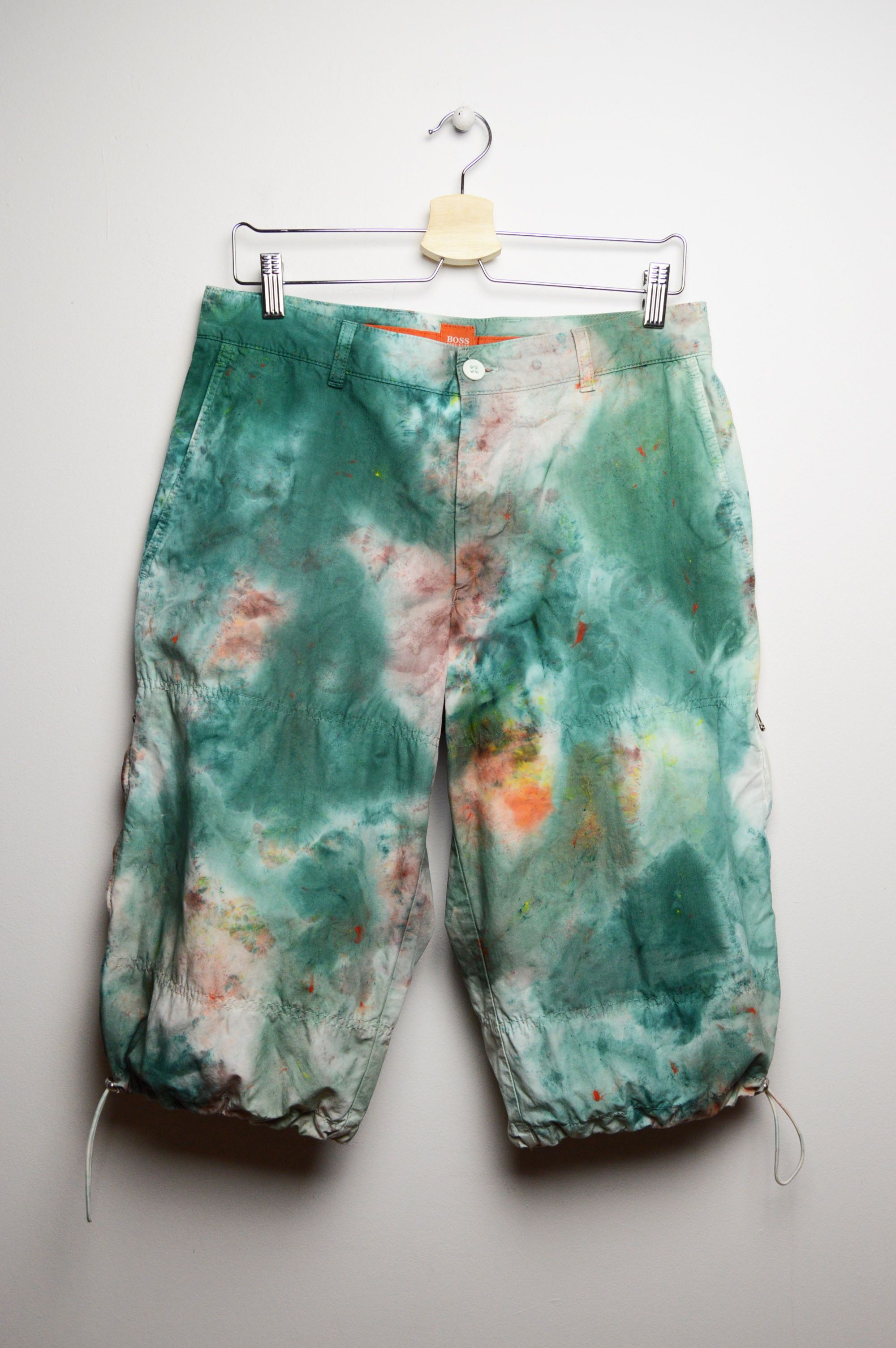 Hugo Boss HUGO BOSS HAND DYED 1OF1 CARGO SHORTS tie dye Size US 32 / EU 48 - 12 Thumbnail