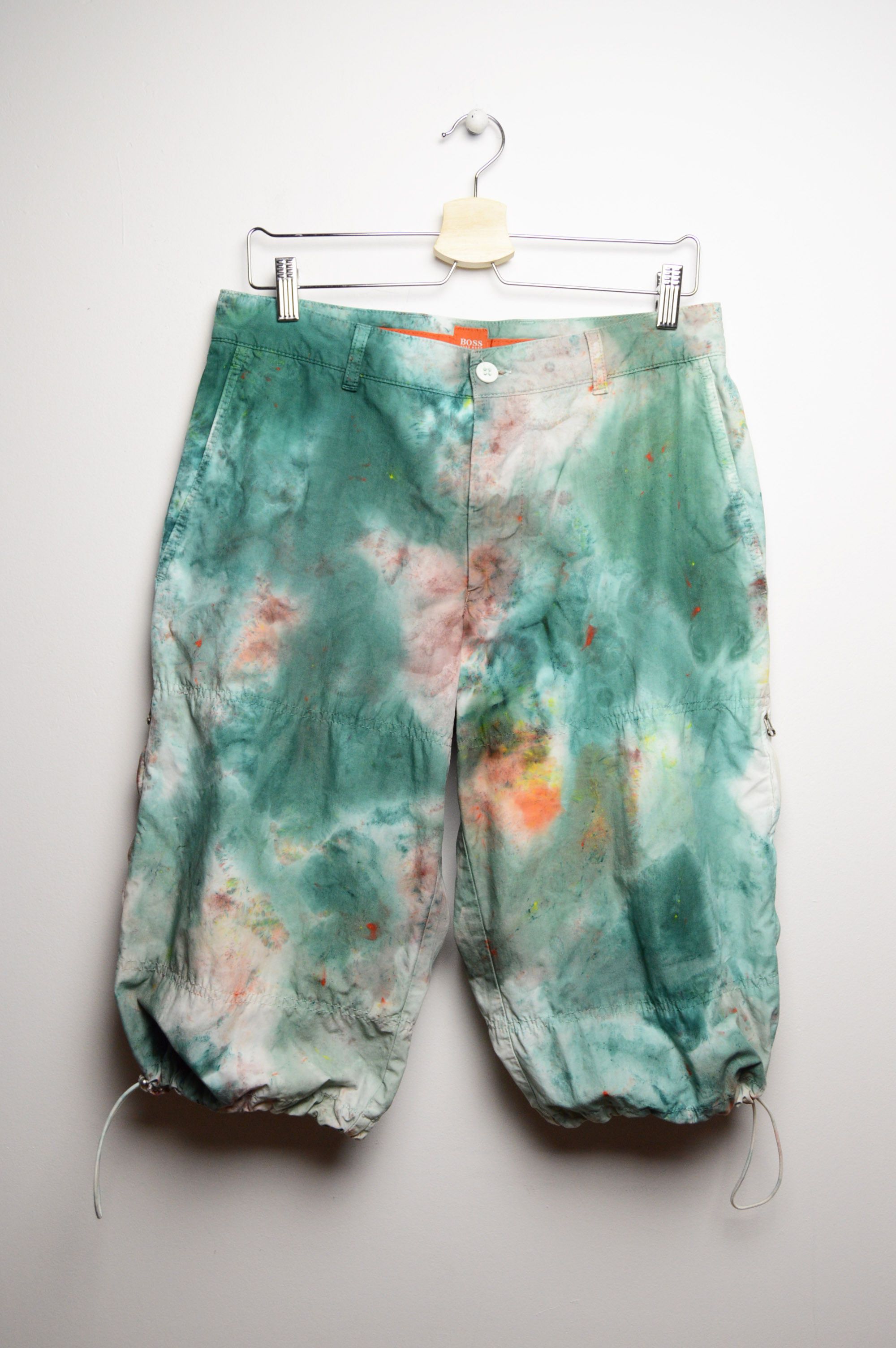 Hugo Boss HUGO BOSS HAND DYED 1OF1 CARGO SHORTS tie dye Size US 32 / EU 48 - 1 Thumbnail