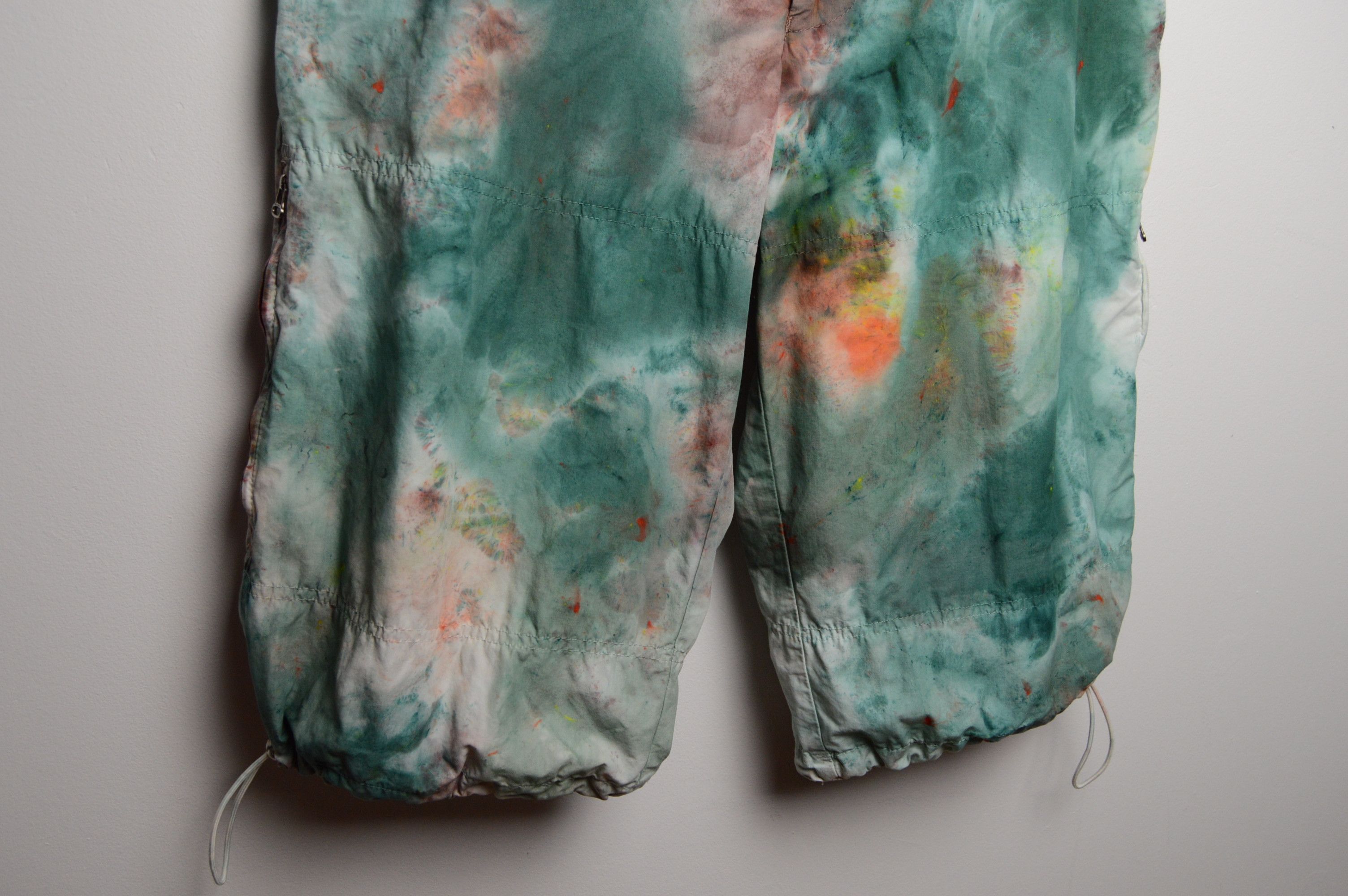 Hugo Boss HUGO BOSS HAND DYED 1OF1 CARGO SHORTS tie dye Size US 32 / EU 48 - 5 Thumbnail