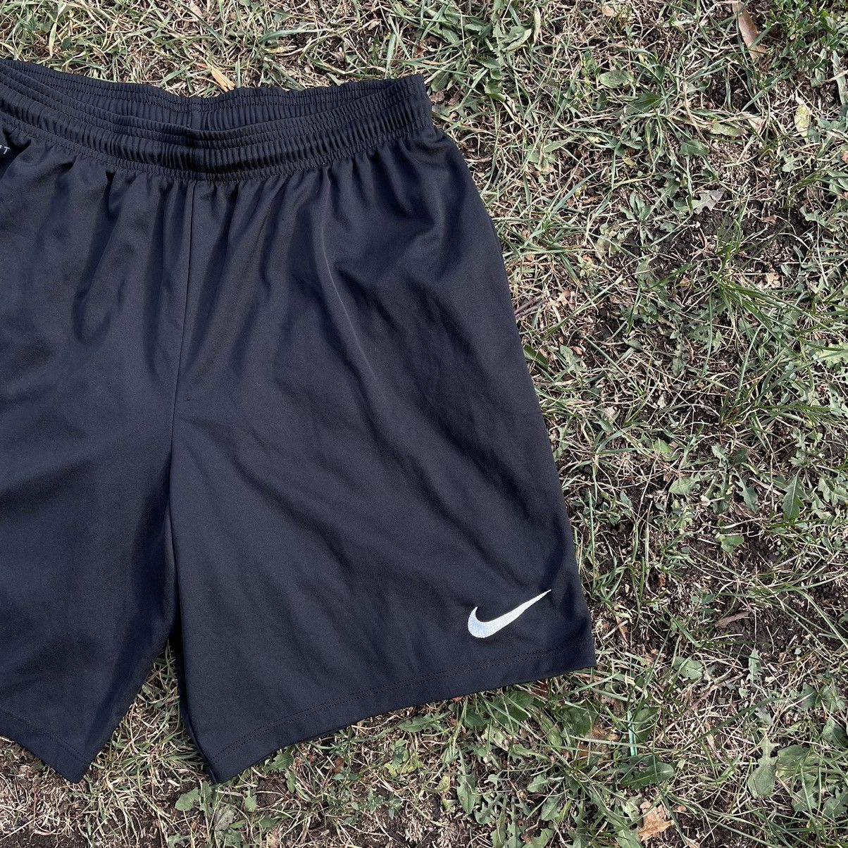 Vintage Vintage Nike Swoosh Shorts Streetwear Skate Y2K Faded 36 Size US 36 / EU 52 - 2 Thumbnail