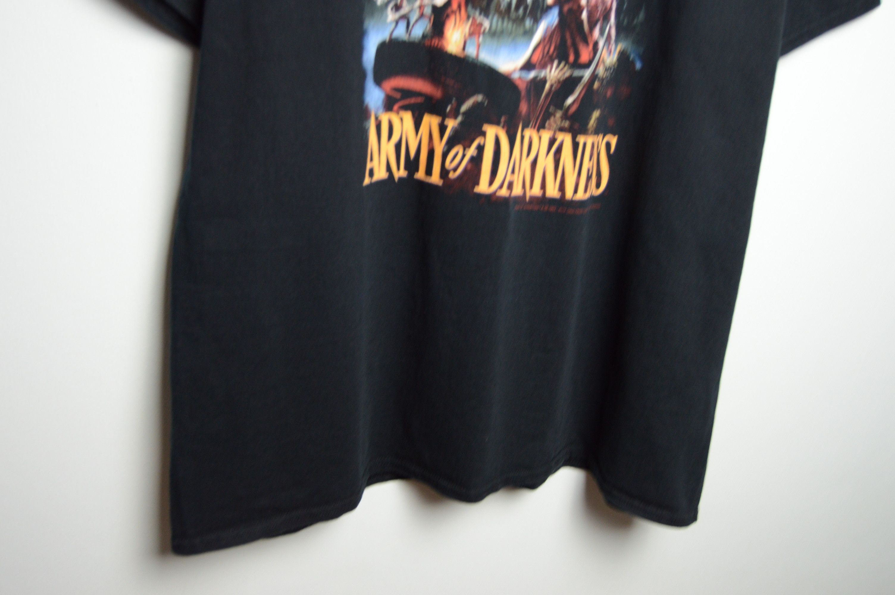 Band Tees army of darkness tee Size US XL / EU 56 / 4 - 3 Thumbnail