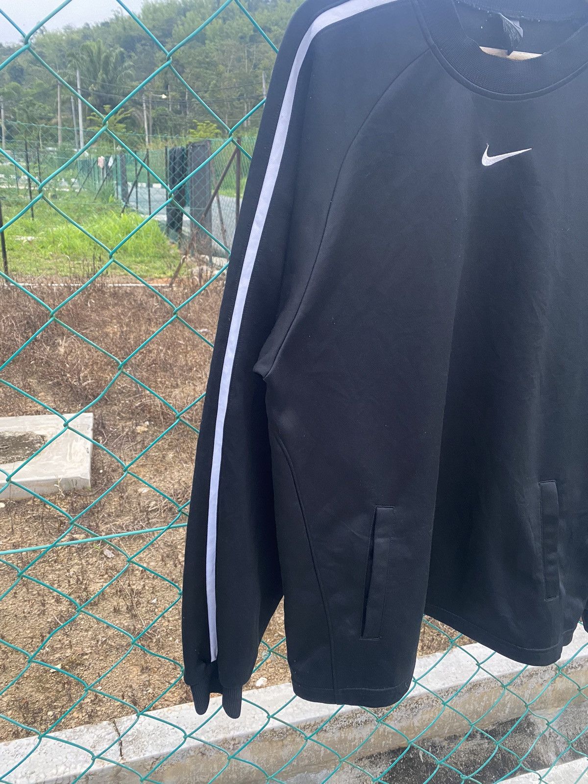 Nike Nike Dri-Fit Center Swoosh Training Sweater Size US XL / EU 56 / 4 - 3 Thumbnail