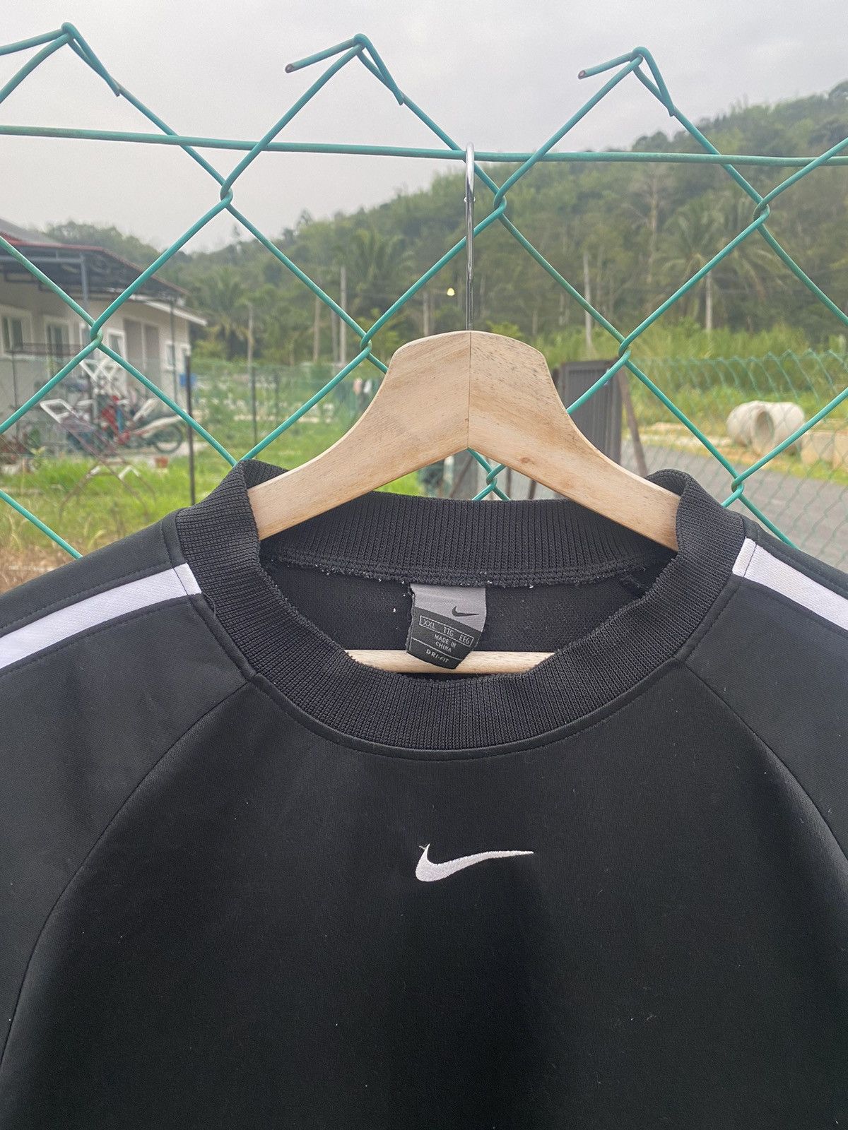Nike Nike Dri-Fit Center Swoosh Training Sweater Size US XL / EU 56 / 4 - 5 Thumbnail
