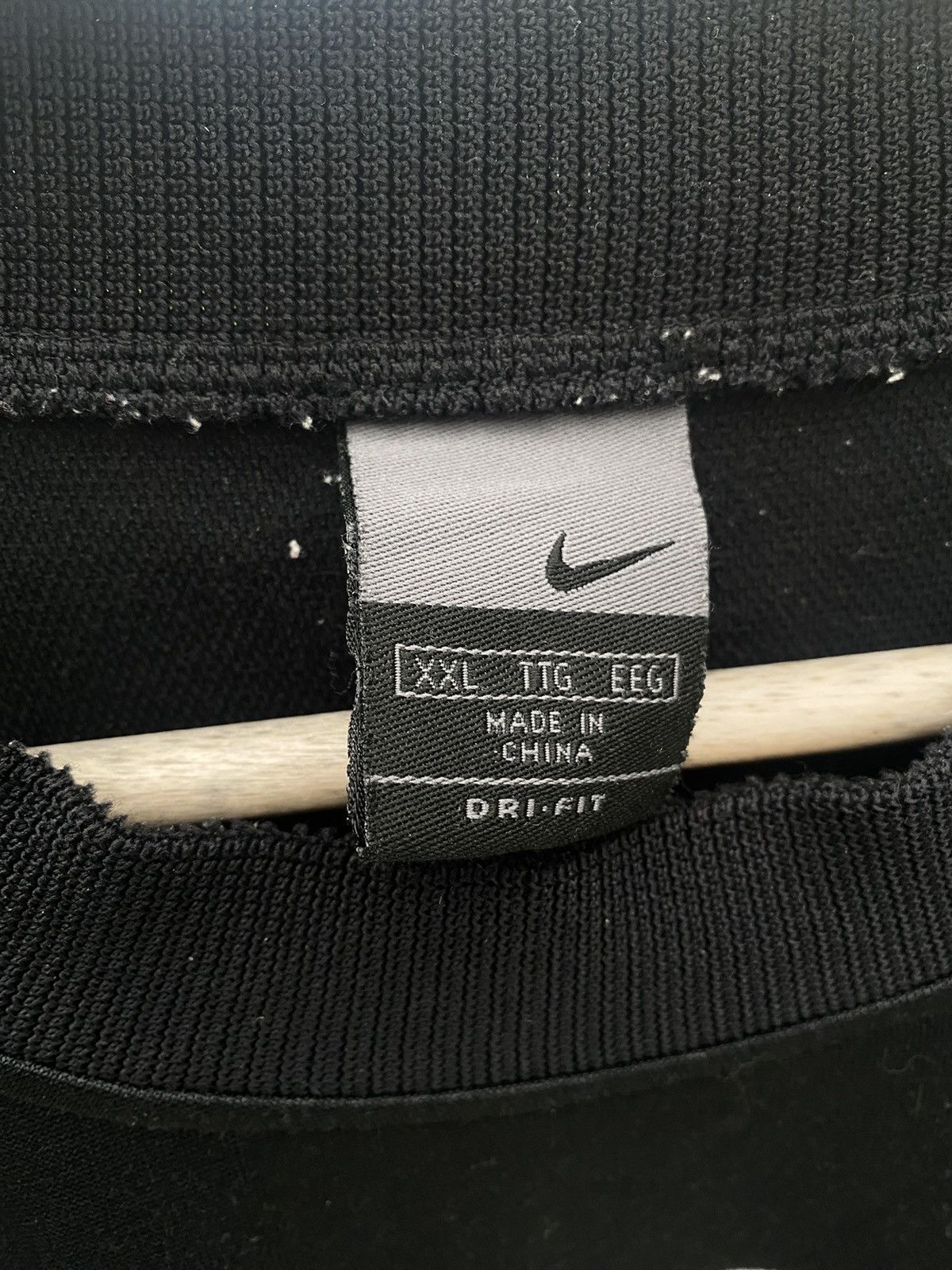 Nike Nike Dri-Fit Center Swoosh Training Sweater Size US XL / EU 56 / 4 - 9 Thumbnail