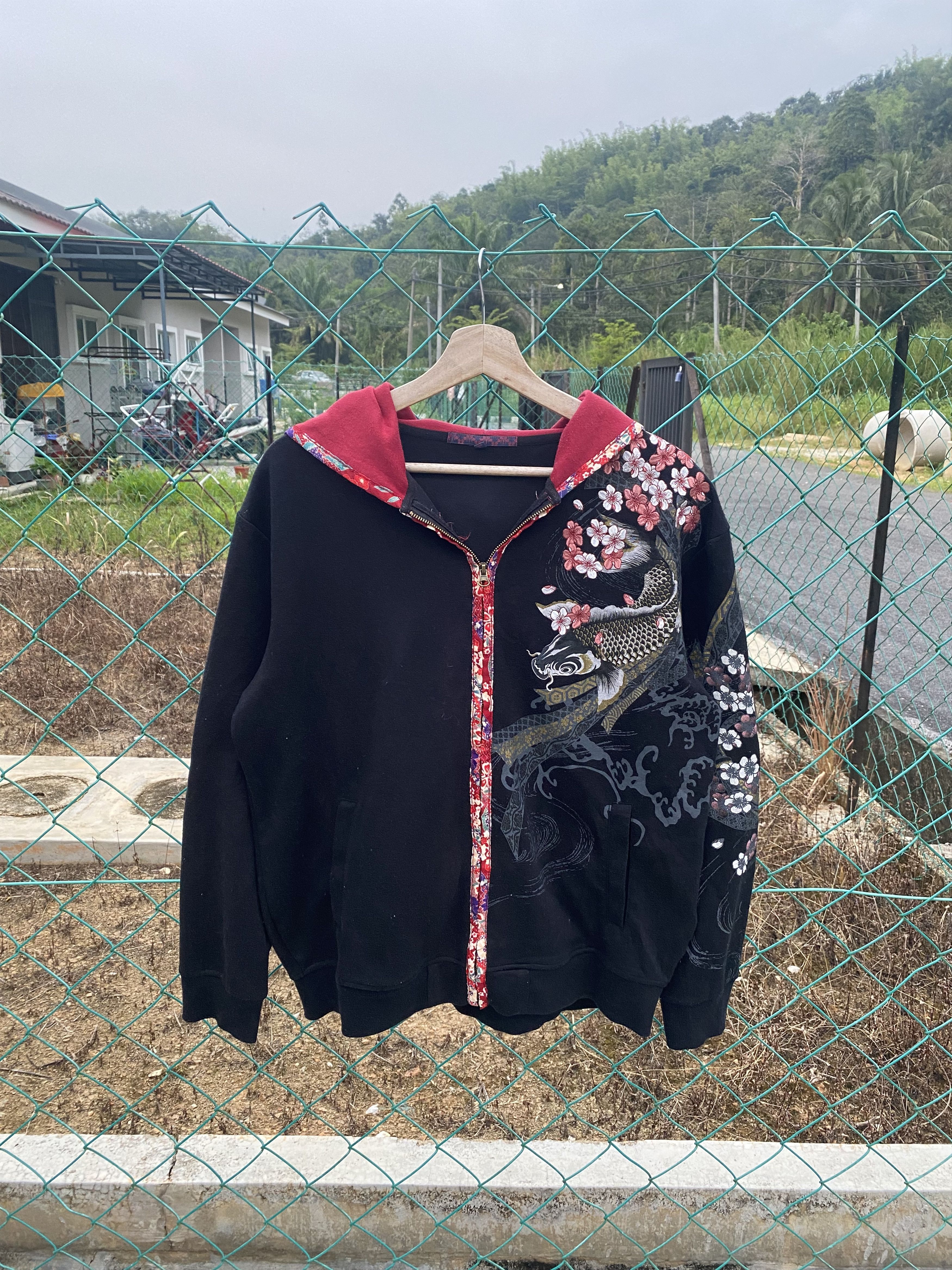 Japanese Brand Vintage Sukajan Koi Fish Hoodies Size US L / EU 52-54 / 3 - 1 Thumbnail