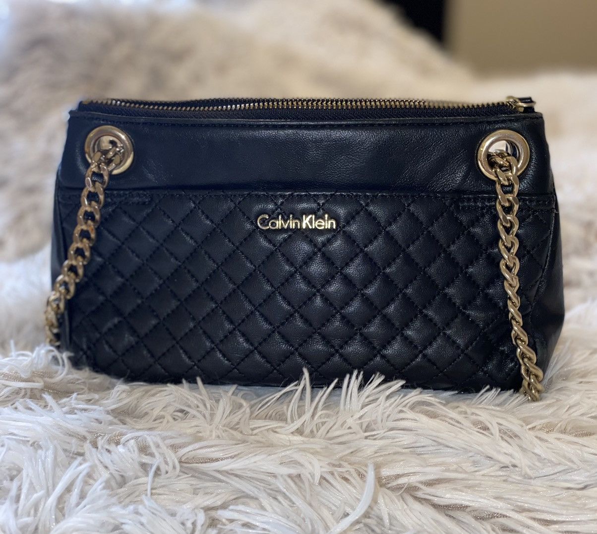 Calvin Klein Calvin Klein Quilted Faux Leather Shoulder Bag Grailed