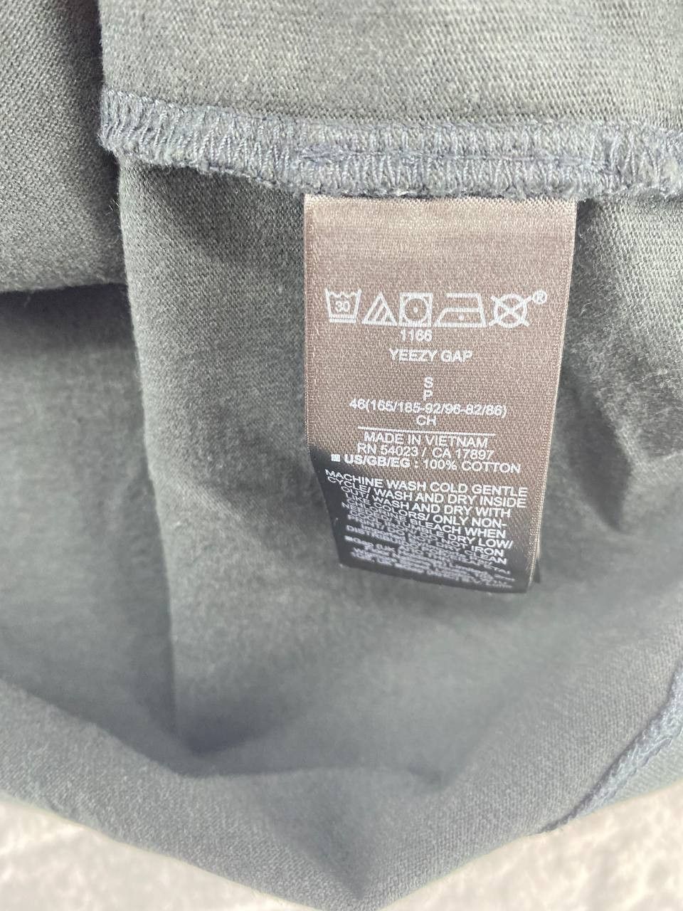 Gap × Kanye West Yeezy Gap by Balenciaga Dove Longsleeve Tee Black S Size US S / EU 44-46 / 1 - 8 Thumbnail