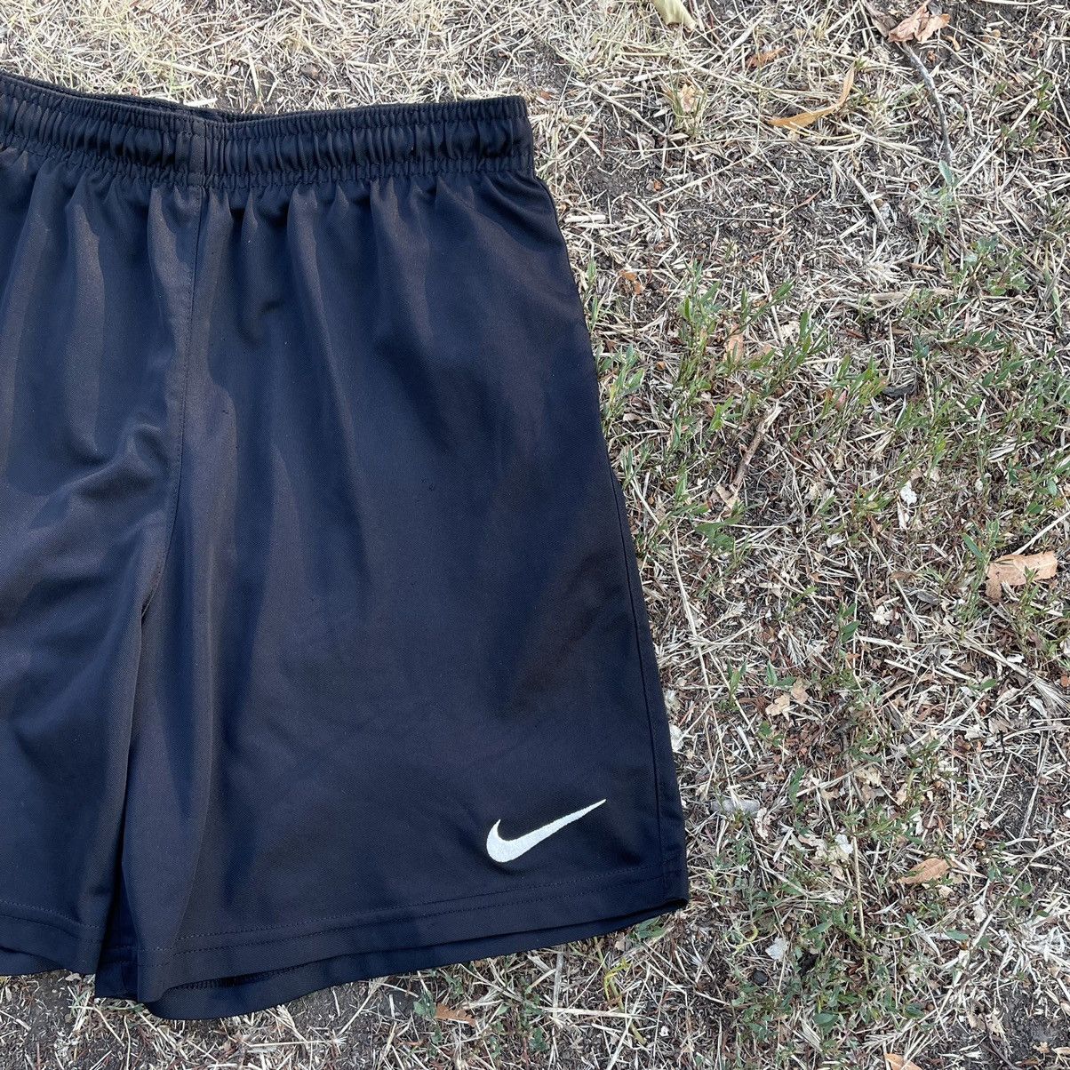 Vintage Vintage Nike Swoosh Shorts Y2K Streetwear Skate Graphic 32 Size US 32 / EU 48 - 2 Thumbnail