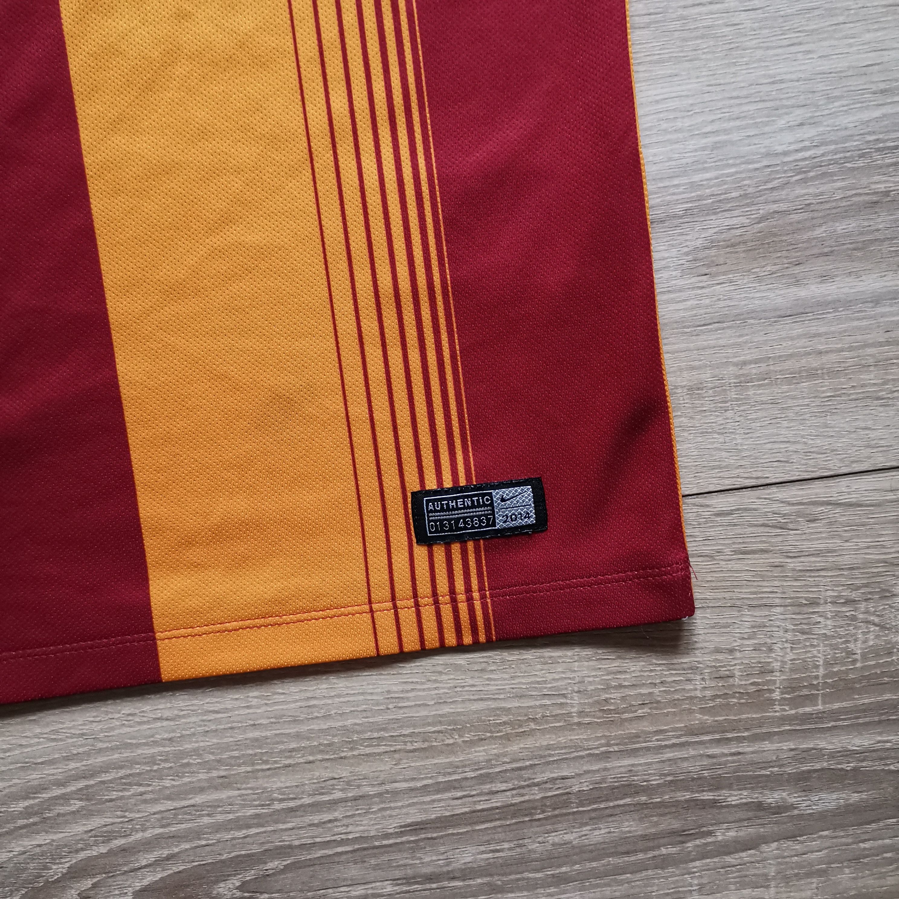 Nike Nike Galatasaray 2014 2015 home soccer jersey shirt Size US S / EU 44-46 / 1 - 3 Thumbnail