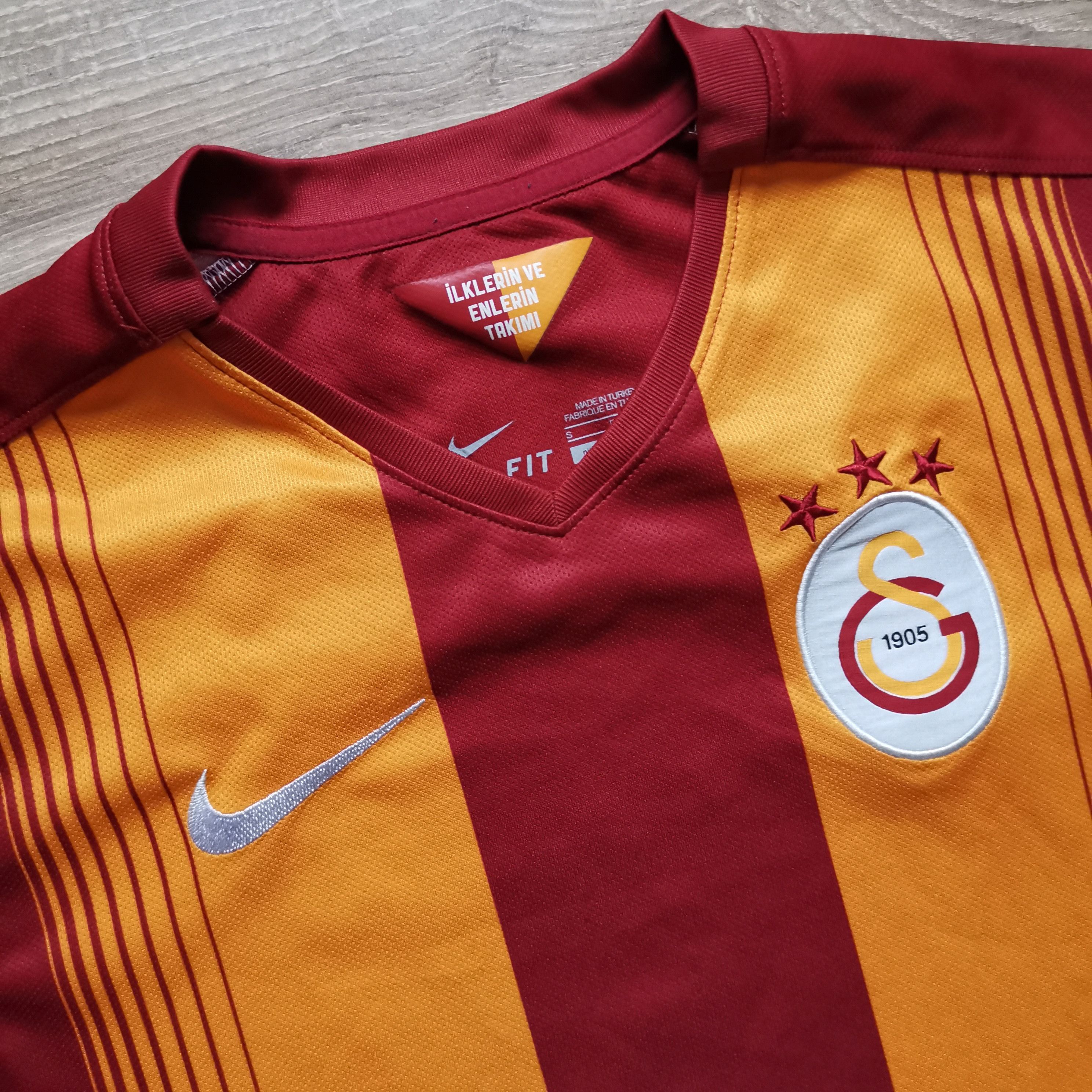 Nike Nike Galatasaray 2014 2015 home soccer jersey shirt Size US S / EU 44-46 / 1 - 2 Thumbnail