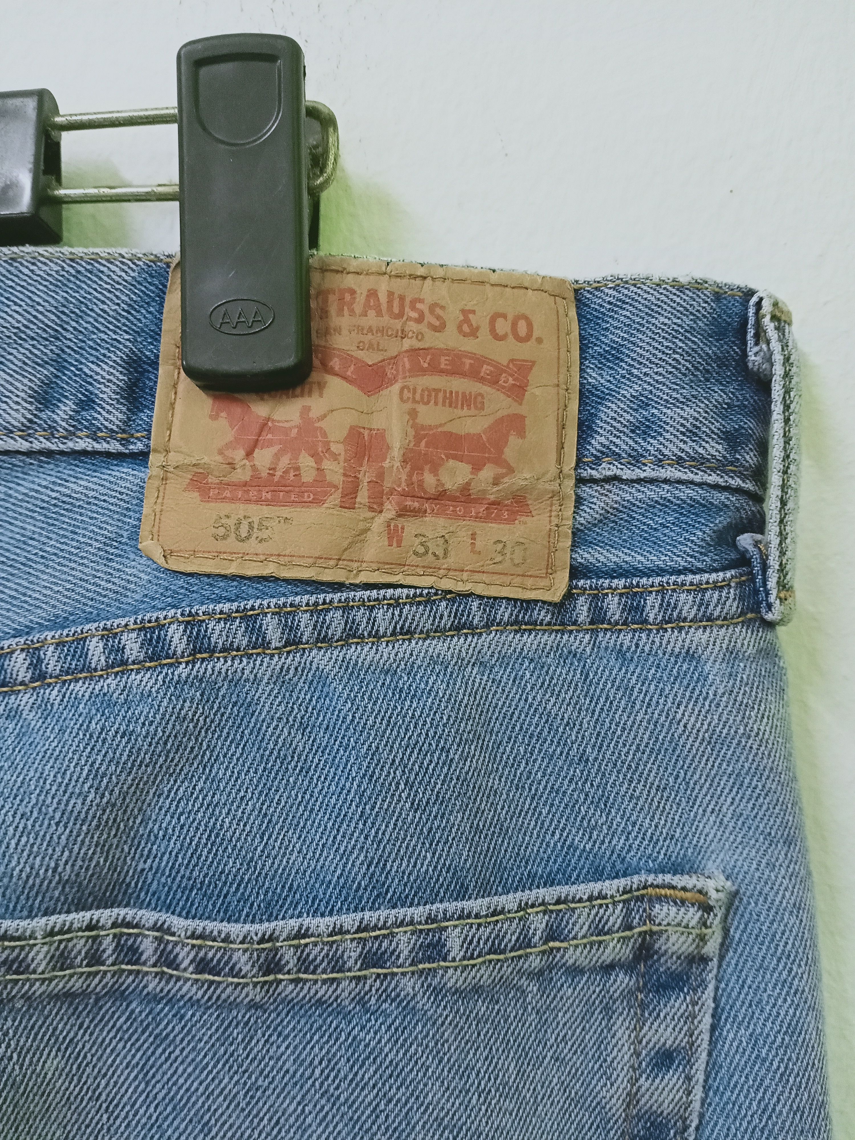 Levi's Vintage Levis 505 Blue Jeans Size US 35 - 14 Thumbnail