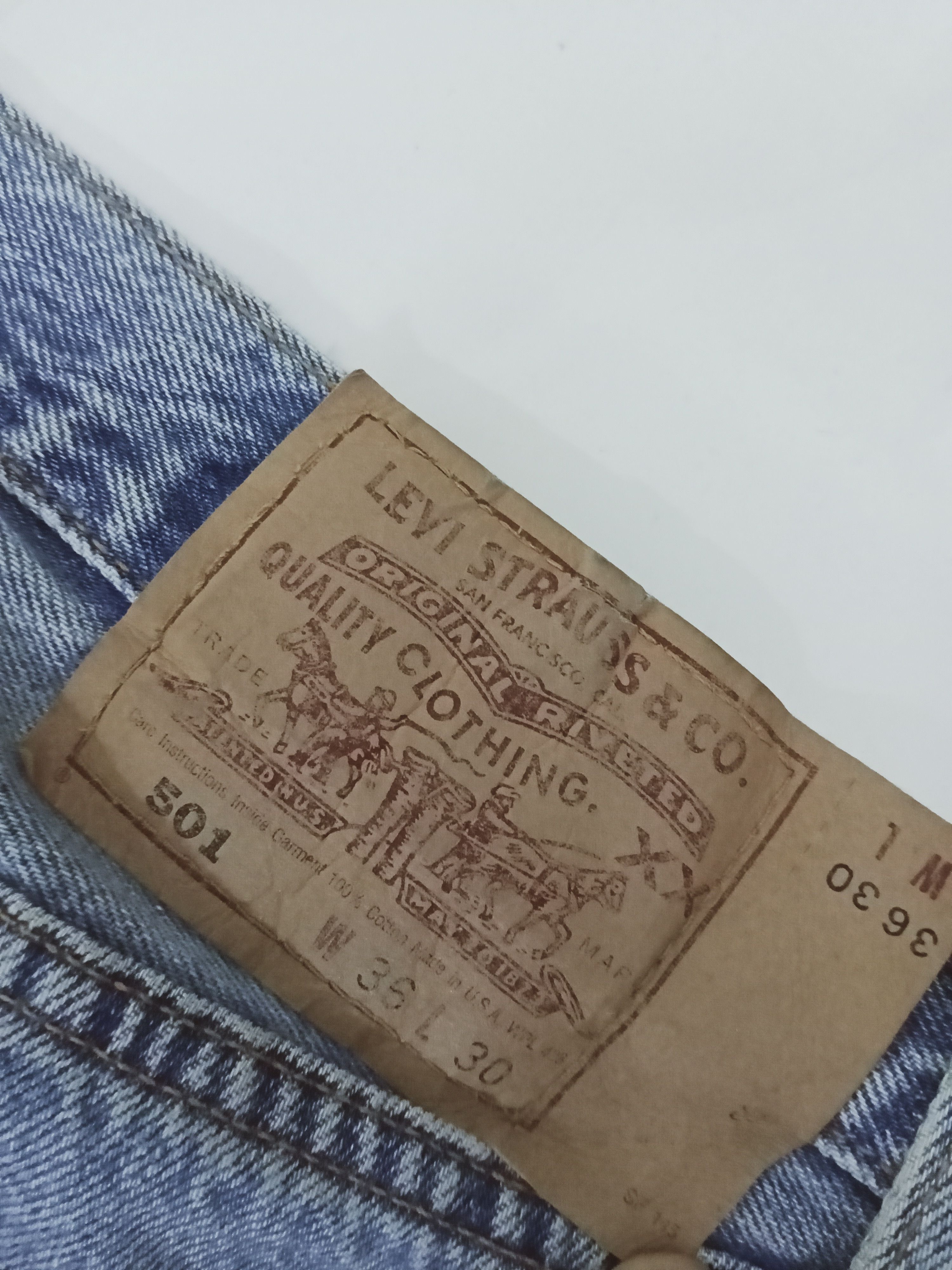 Levi's Vintage 90's Levis 501 Jeans Made in usa 36x30 Size US 36 / EU 52 - 14 Thumbnail