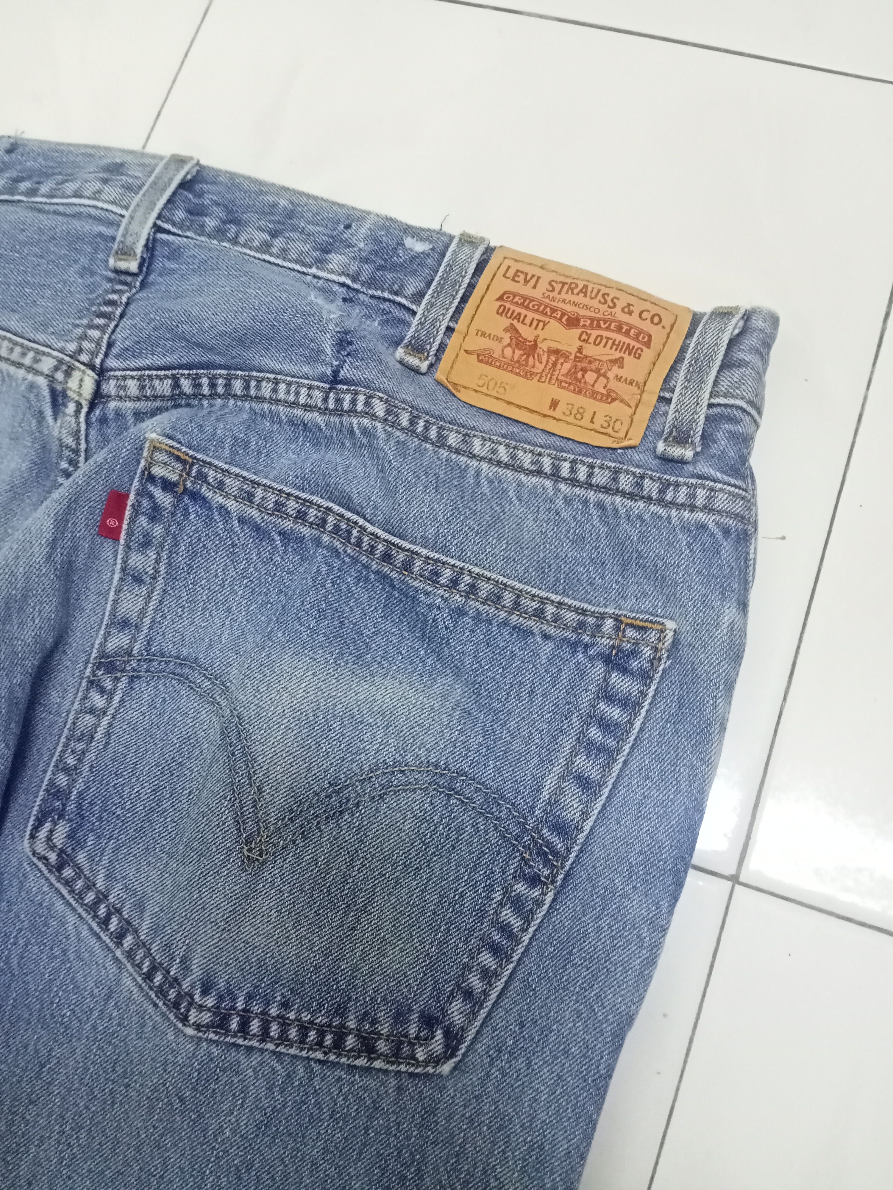 Levi's Vintage Levis 505 Regular Fit Blue Jeans Size US 37 - 6 Thumbnail