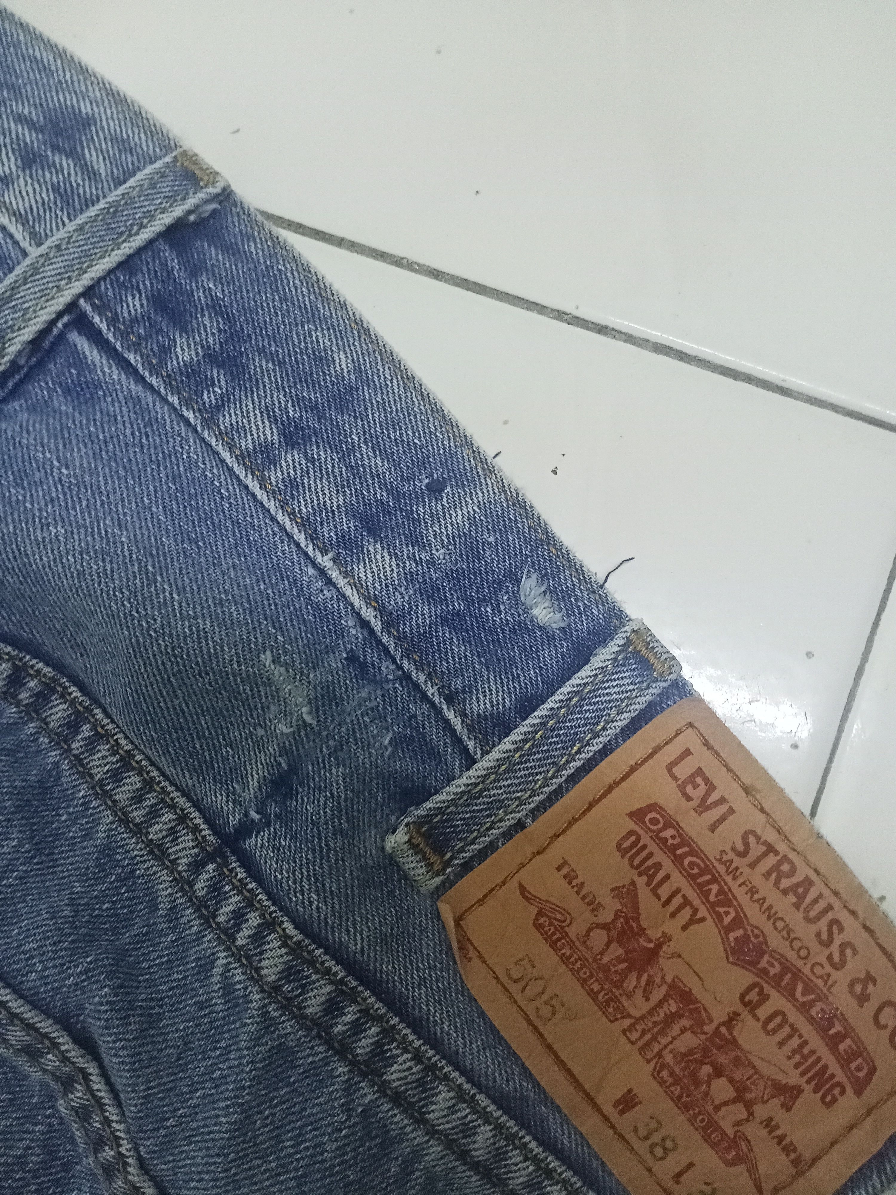 Levi's Vintage Levis 505 Regular Fit Blue Jeans Size US 37 - 11 Thumbnail