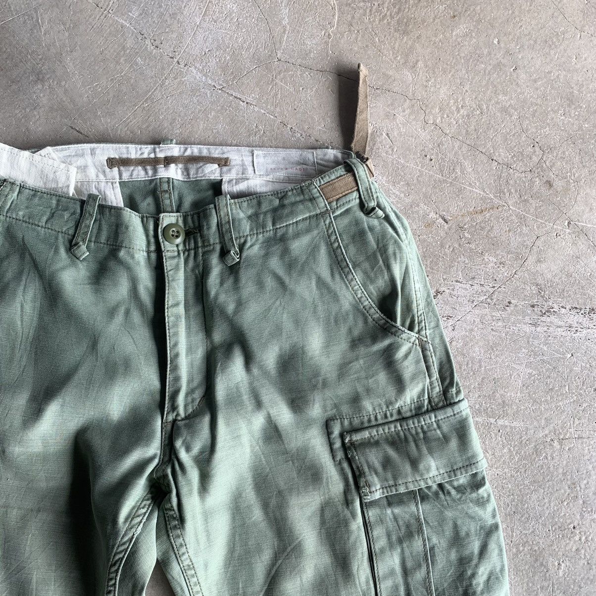 URBAN RESEARCH DOORS Urban Research Utility Faded Cargo Ankle Cropped Pants Size US 32 / EU 48 - 5 Thumbnail