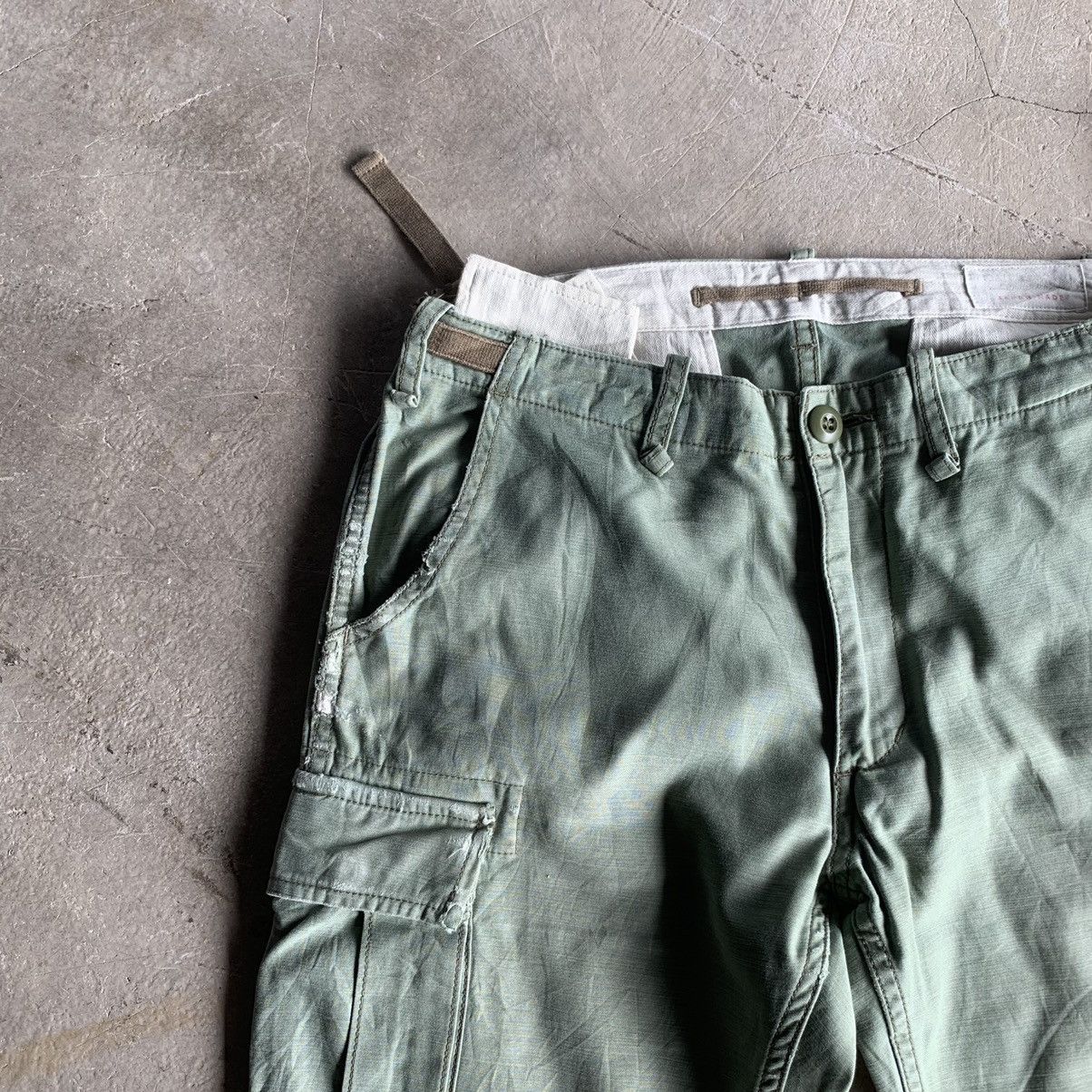 URBAN RESEARCH DOORS Urban Research Utility Faded Cargo Ankle Cropped Pants Size US 32 / EU 48 - 4 Thumbnail