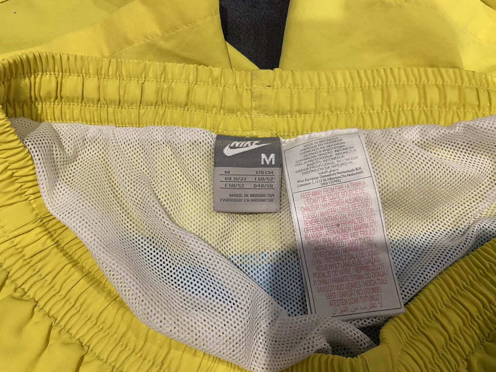 Nike Nike shorts. Vintage. Rear Size US 32 / EU 48 - 7 Thumbnail