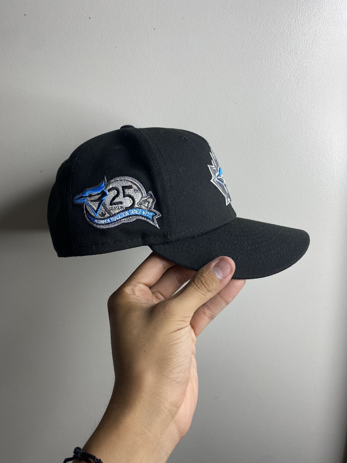 New Era Blue Jays Fitted Size 7 1/4 Size ONE SIZE - 2 Preview