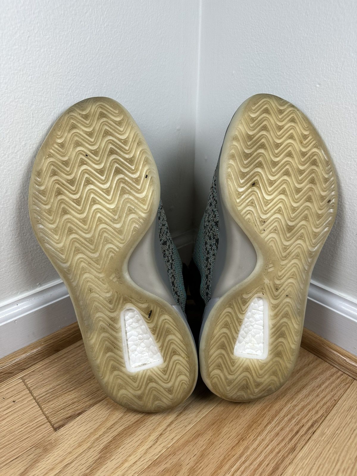 Adidas × Kanye West Adidas Yeezy Quantum Teal Blue Size US 9.5 / EU 42-43 - 5 Thumbnail