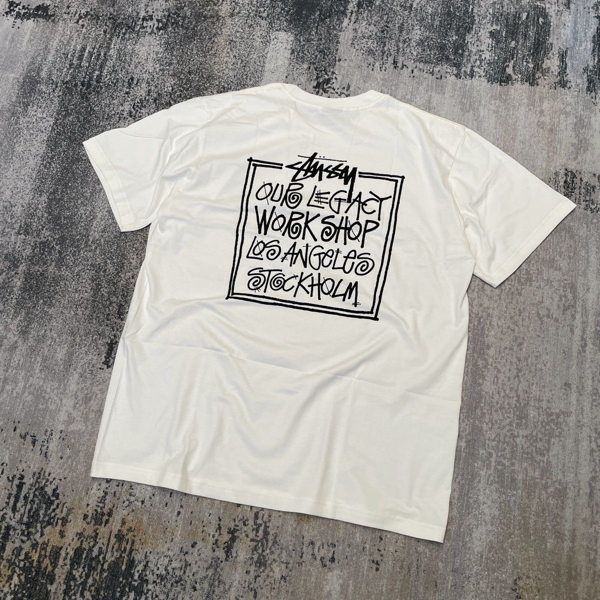 STUSSY “ OL FRAME “ TEE - WHITE L