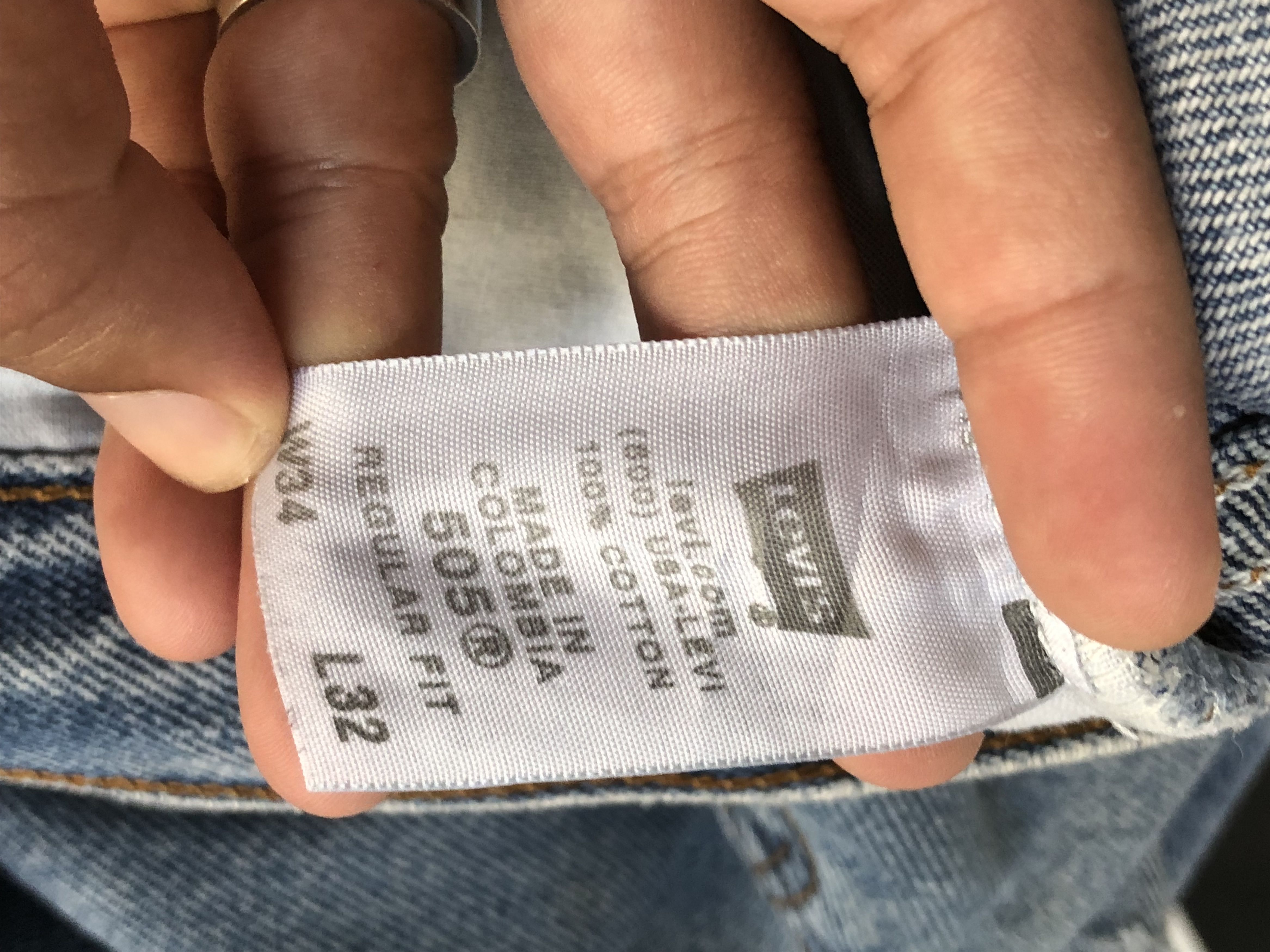 Levi's × Vintage Vintage Levi's 505 Faded Denim Jeans L396 Size US 36 / EU 52 - 14 Thumbnail
