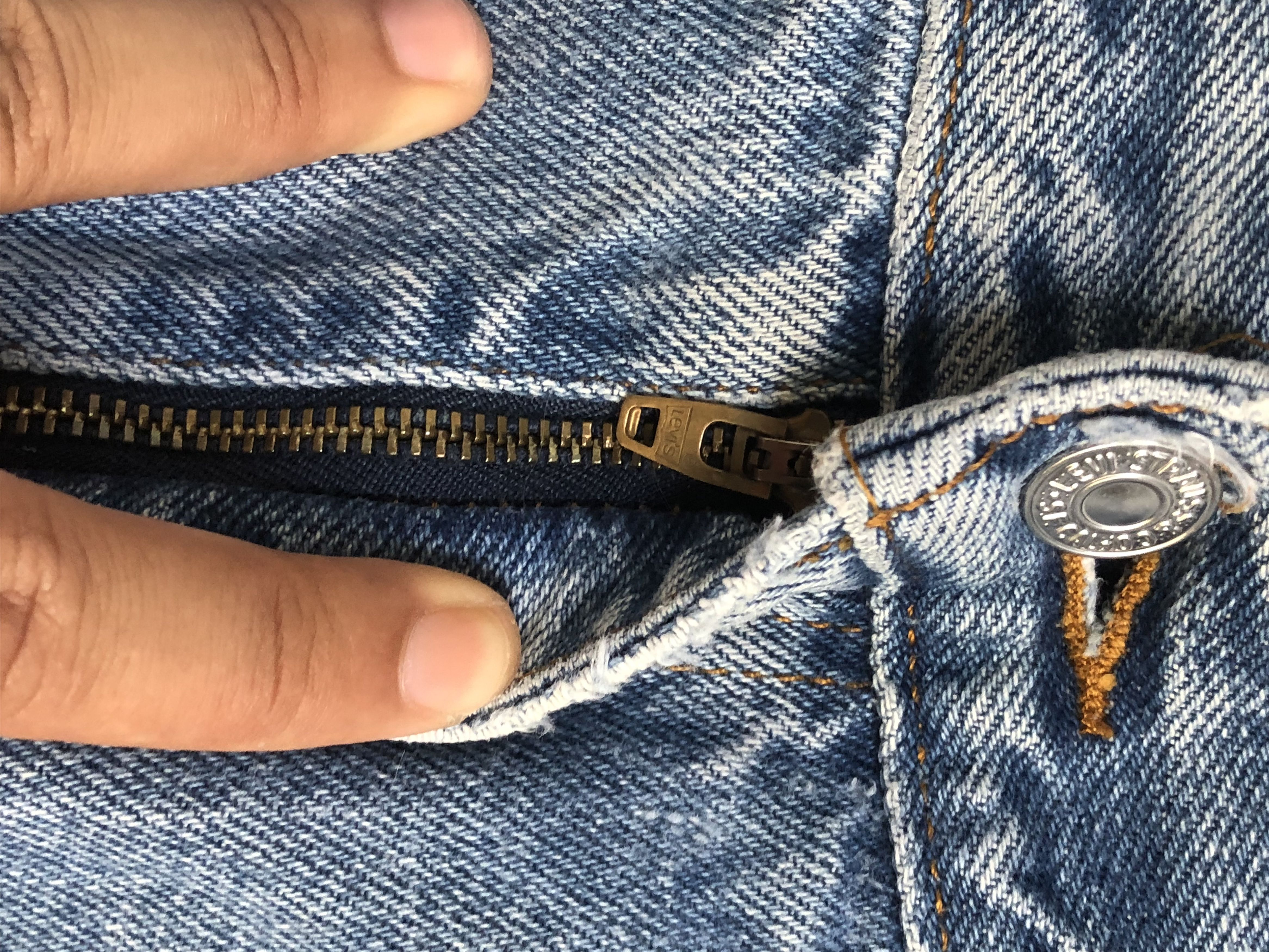 Levi's × Vintage Vintage Levi's 505 Faded Denim Jeans L396 Size US 36 / EU 52 - 5 Thumbnail