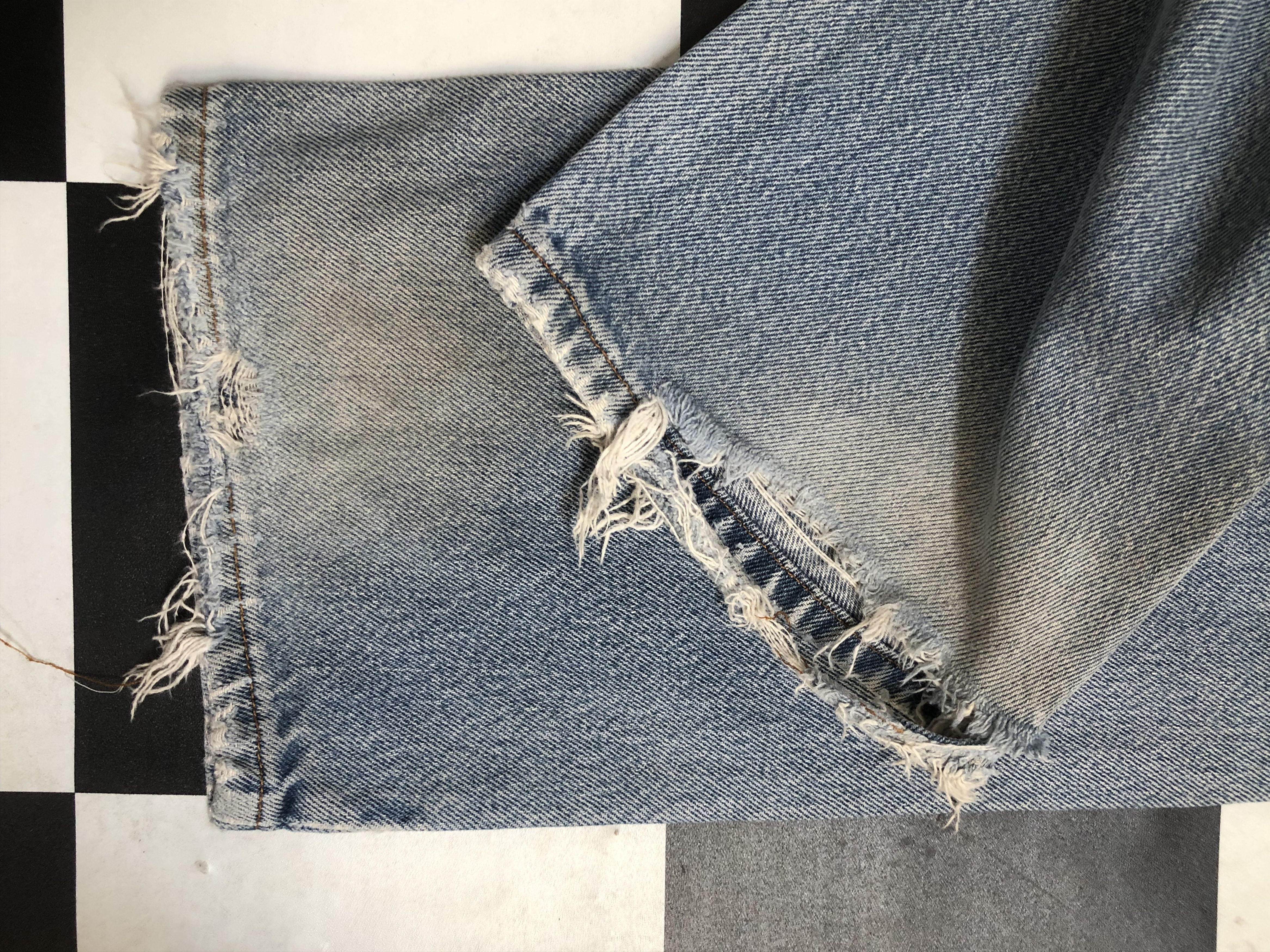 Levi's × Vintage Vintage Levi's 505 Faded Denim Jeans L396 Size US 36 / EU 52 - 9 Thumbnail
