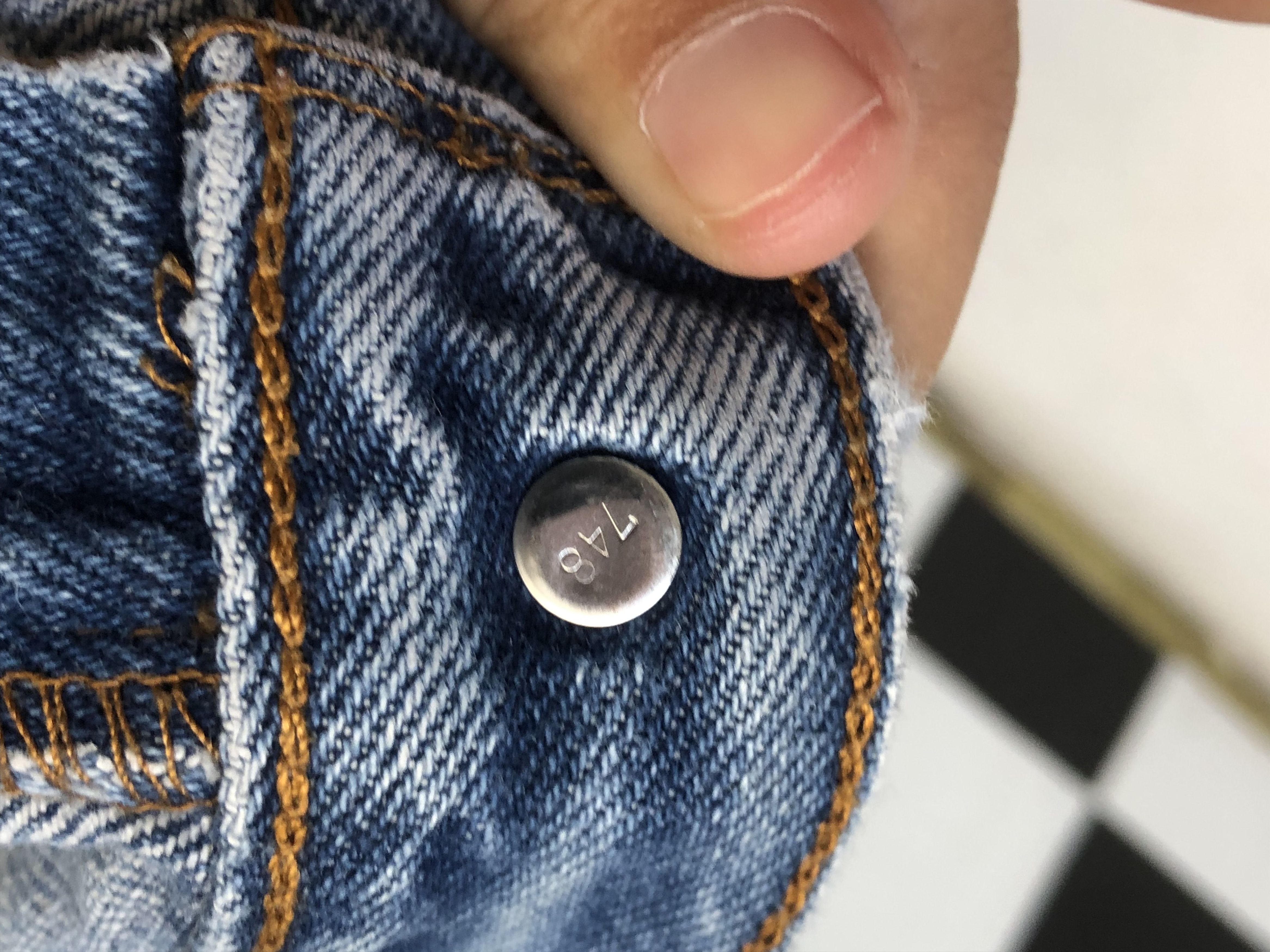 Levi's × Vintage Vintage Levi's 505 Faded Denim Jeans L396 Size US 36 / EU 52 - 13 Thumbnail