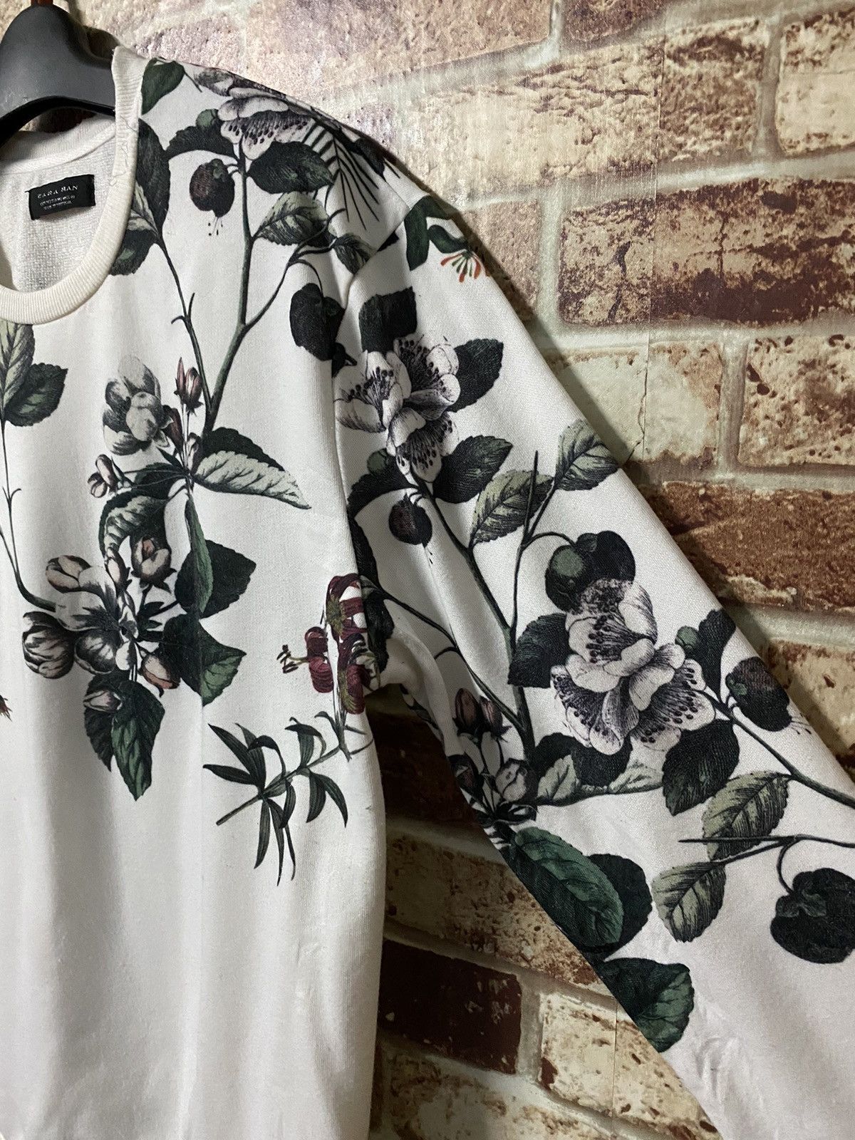 Zara ZARA MAN FLORAL PRINTED DESIGN SWEATER Size US M / EU 48-50 / 2 - 3 Thumbnail