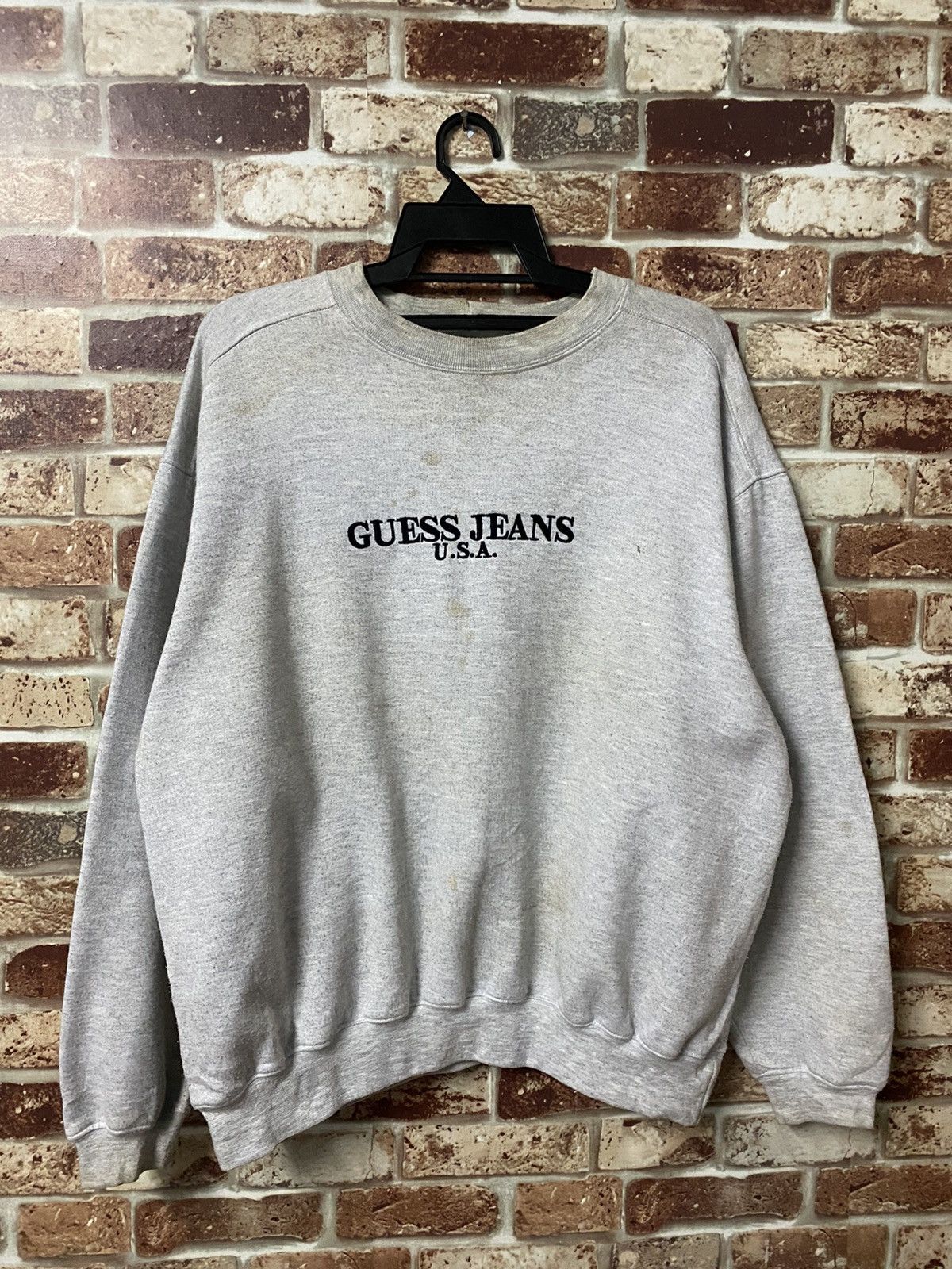 image of vintage Guess Jeans Usa Spell Out Logo in Grey, Men's (Size Medium)