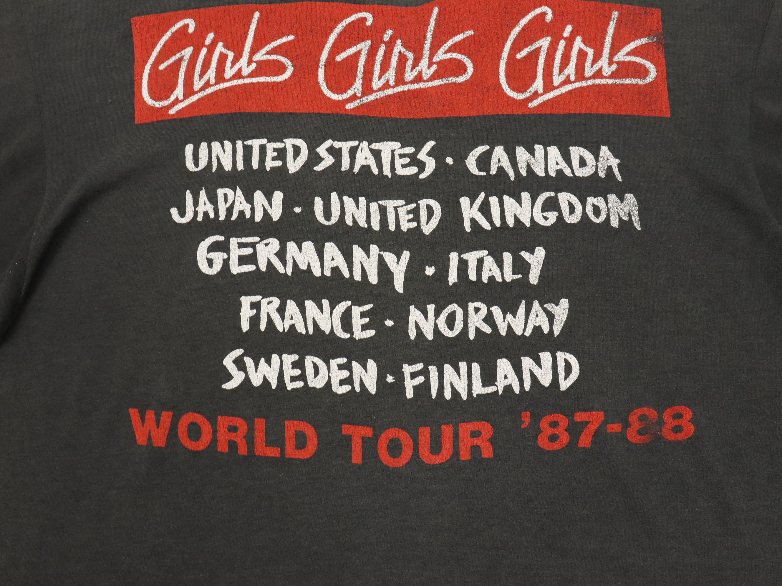 Band Tees Vtg. 80's 1987 Motley Crue Bad Boys Girls Paper Thin Shirt Size US M / EU 48-50 / 2 - 18 Thumbnail