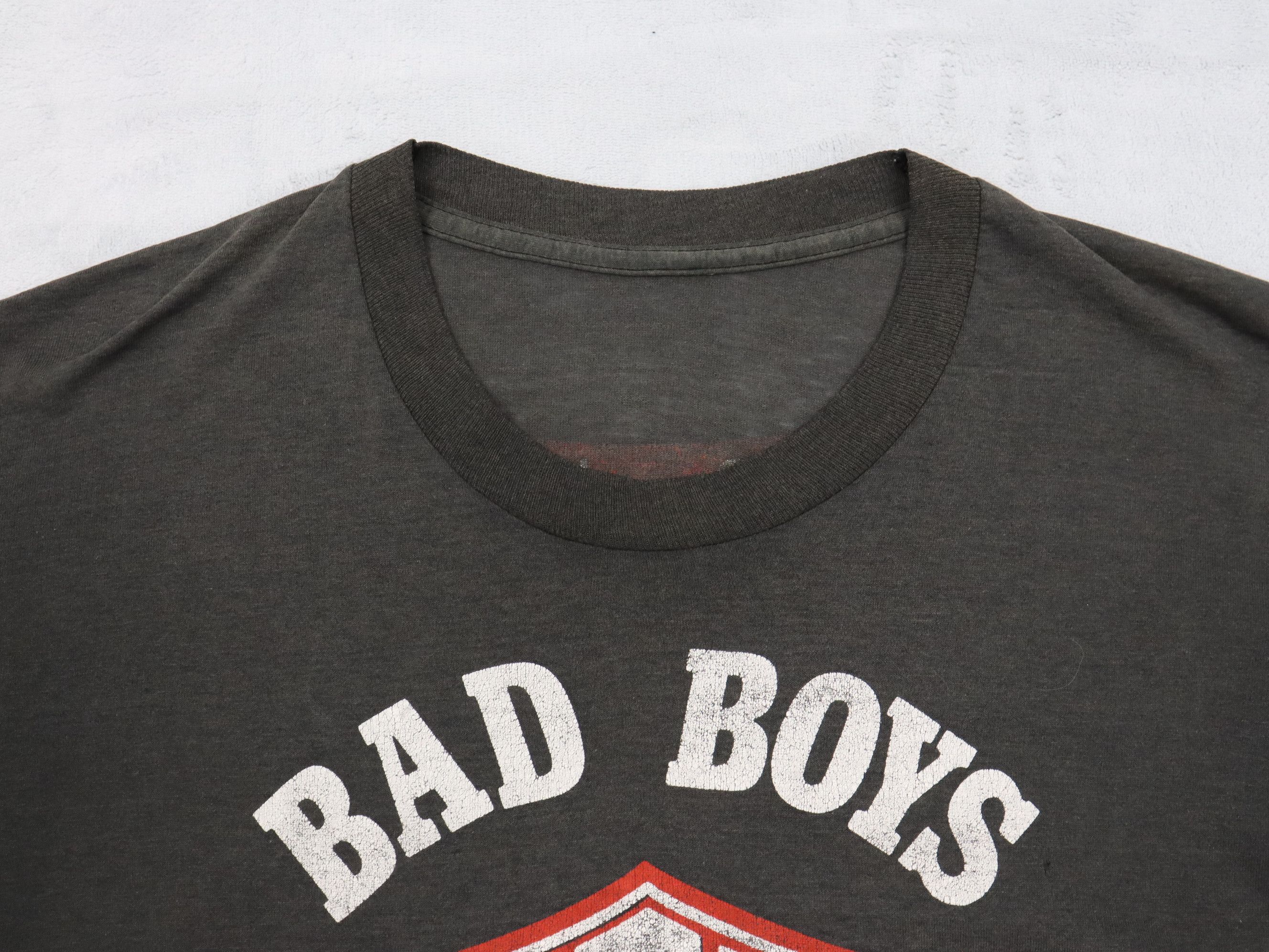 Band Tees Vtg. 80's 1987 Motley Crue Bad Boys Girls Paper Thin Shirt Size US M / EU 48-50 / 2 - 5 Thumbnail