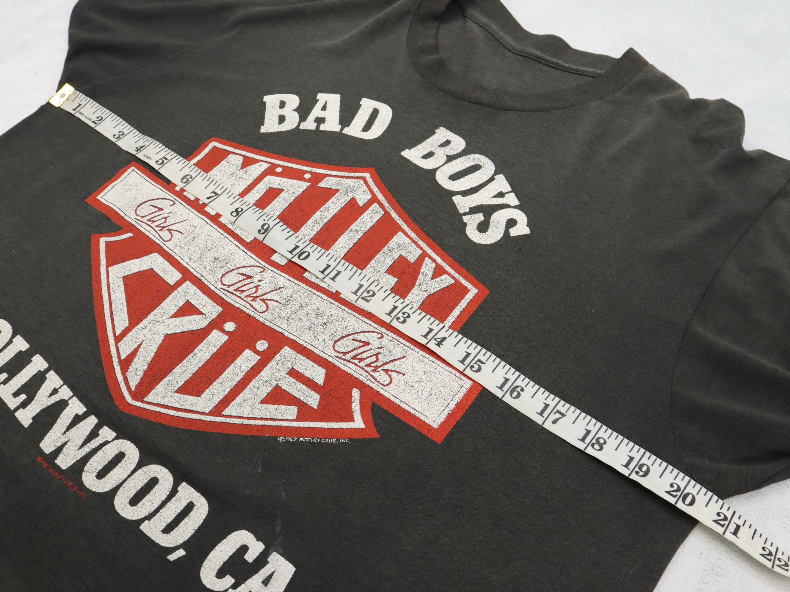 Band Tees Vtg. 80's 1987 Motley Crue Bad Boys Girls Paper Thin Shirt Size US M / EU 48-50 / 2 - 24 Thumbnail