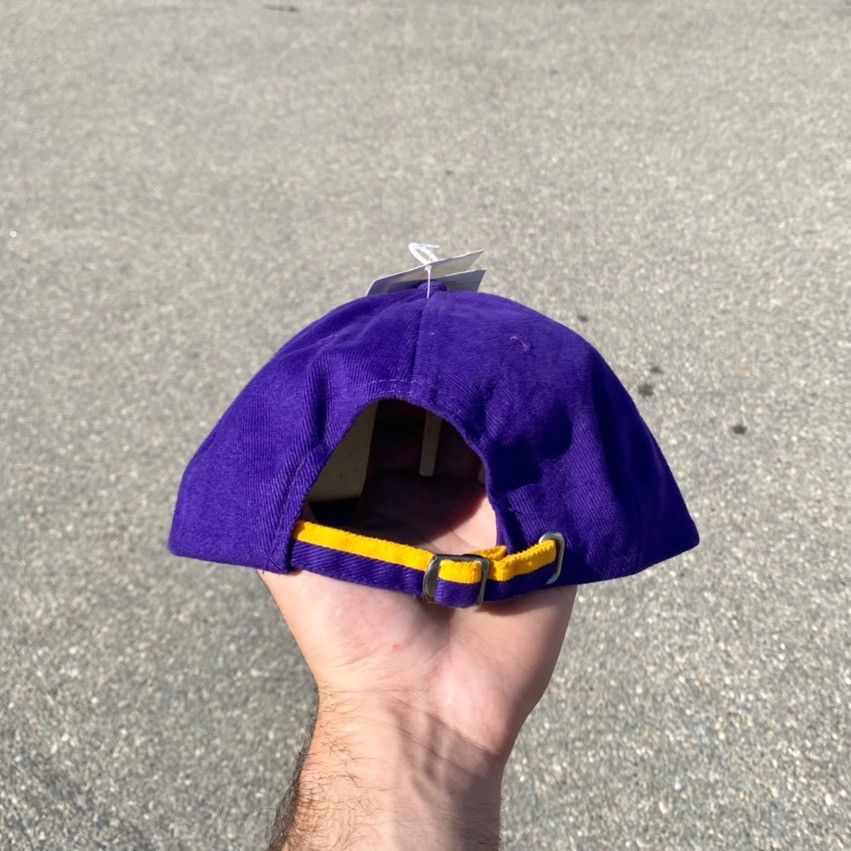 NBA × Vintage Vintage Los Angeles Lakers Spell Out Script Hat Size ONE SIZE - 2 Thumbnail