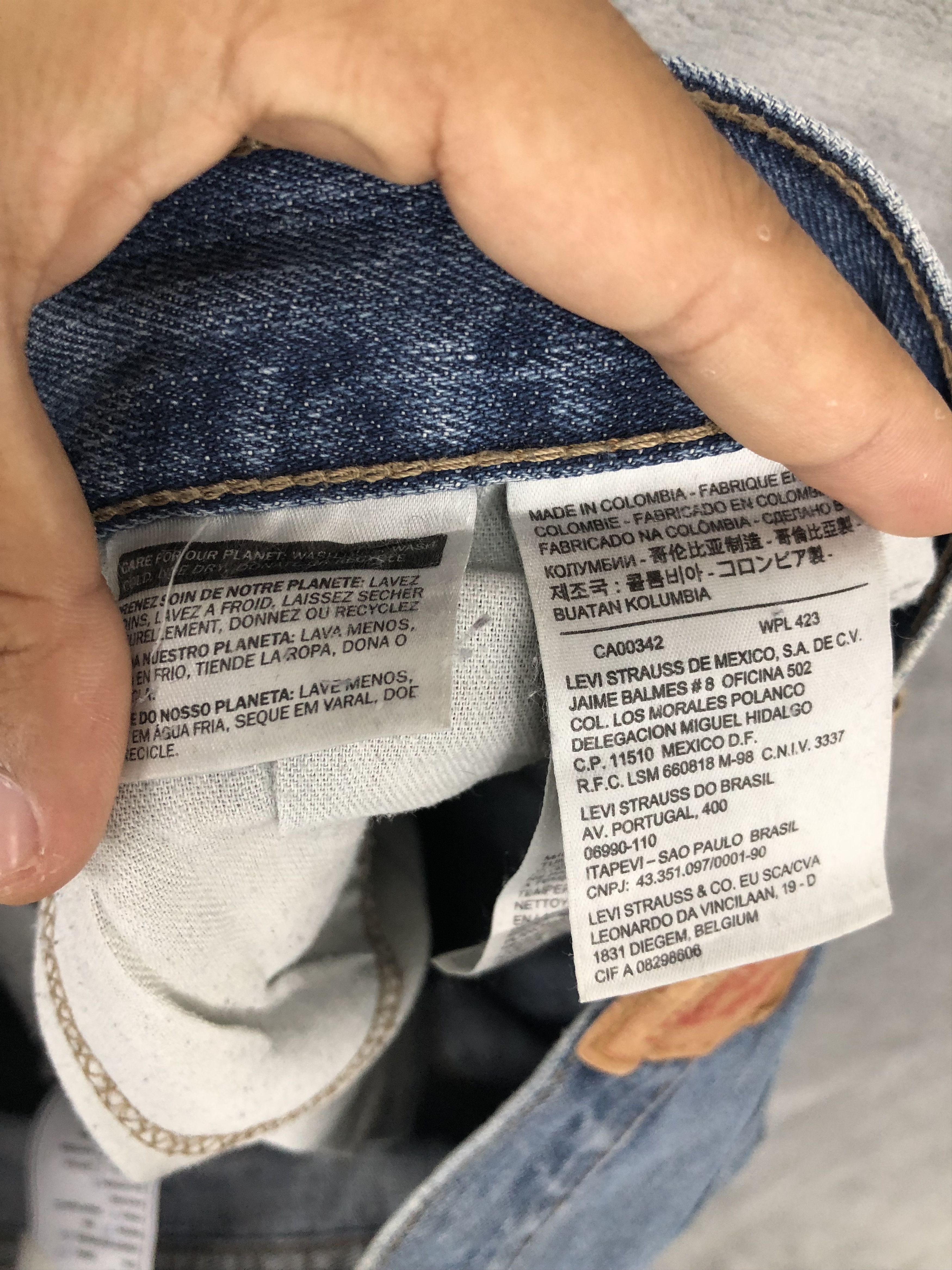Levi's × Vintage Vintage Levis 559 Relaxed Fit Jean Size US 37 - 7 Thumbnail