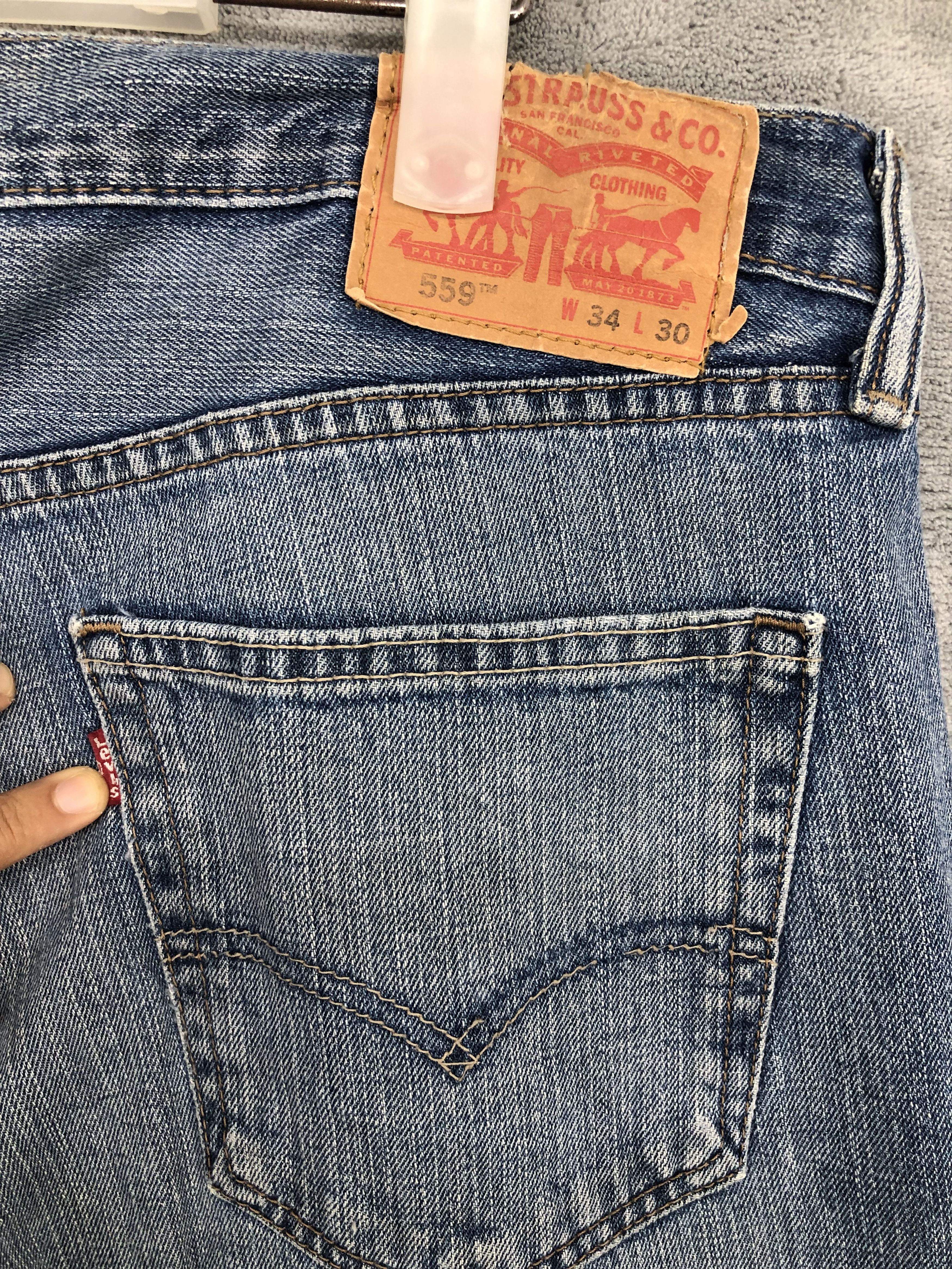 Levi's × Vintage Vintage Levis 559 Relaxed Fit Jean Size US 37 - 6 Thumbnail