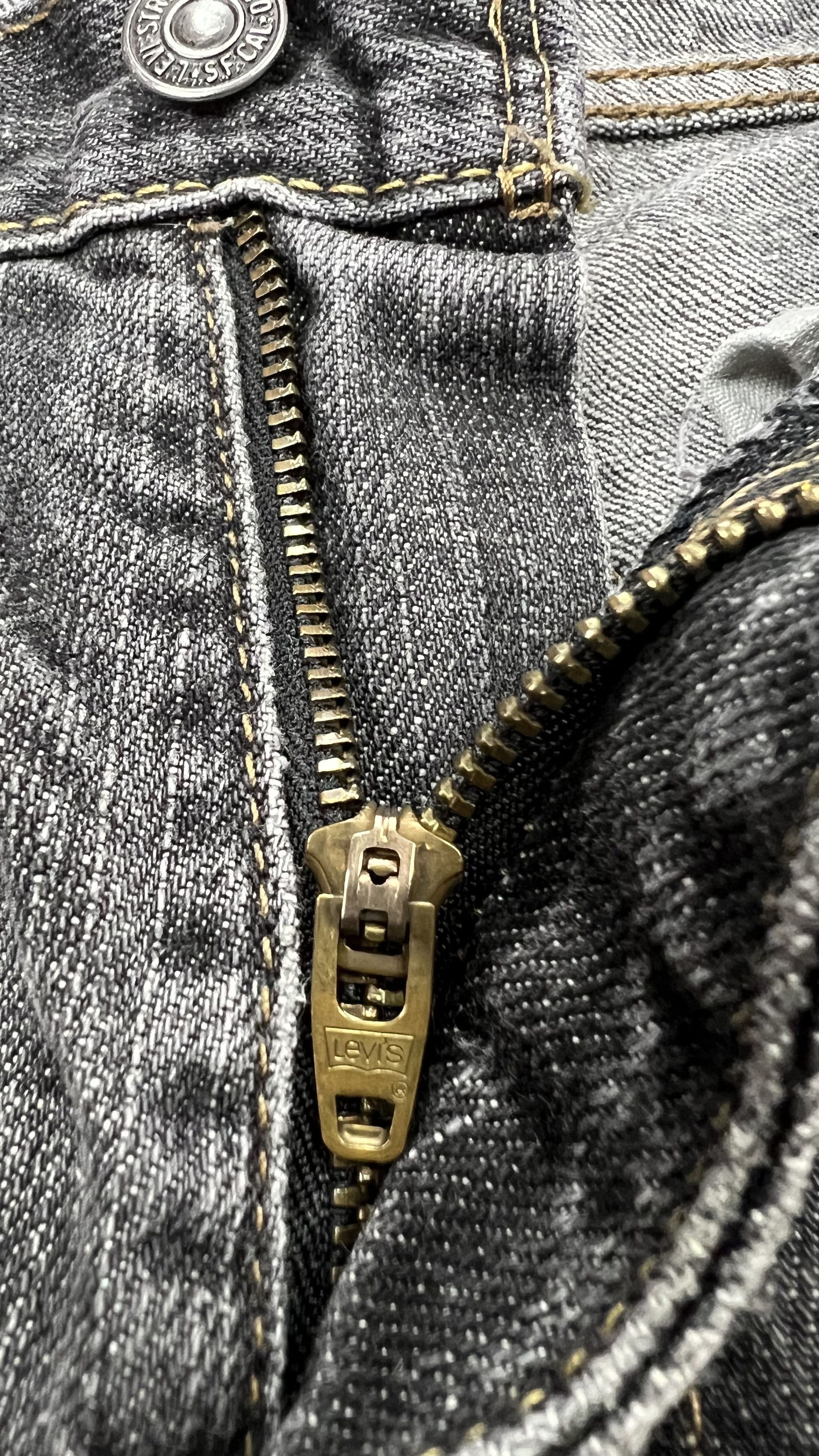 Levi's × Vintage Levis 514 Black Distressed Size US 31 - 8 Thumbnail