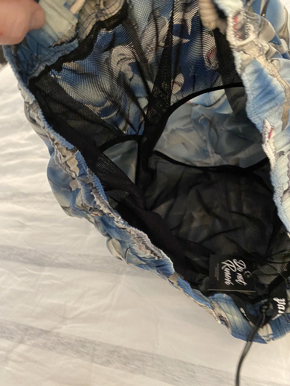 Palm Angels Palm Angels Shark Print Swim Shorts NWT Size US 38 / EU 54 - 10 Thumbnail