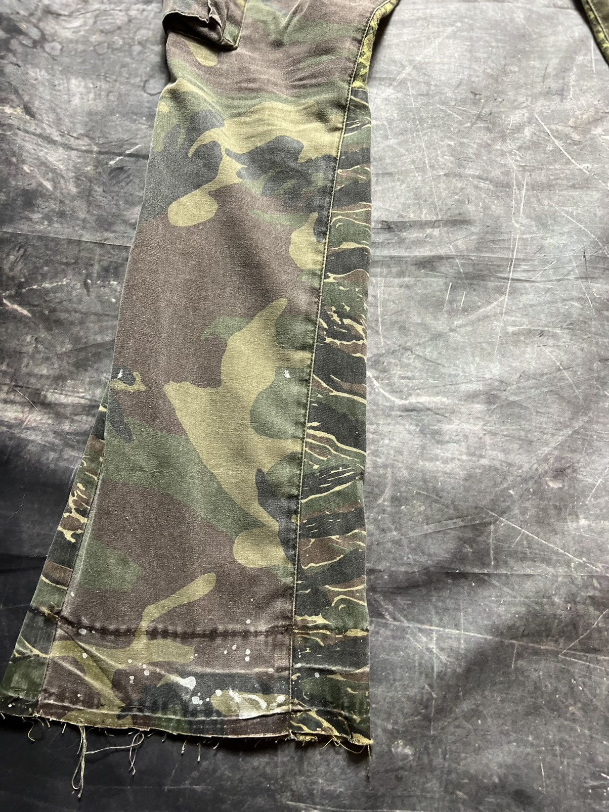 Gallery Dept. GALLERY DEPT Camo Flare Cargo Pants Size US 32 / EU 48 - 7 Thumbnail