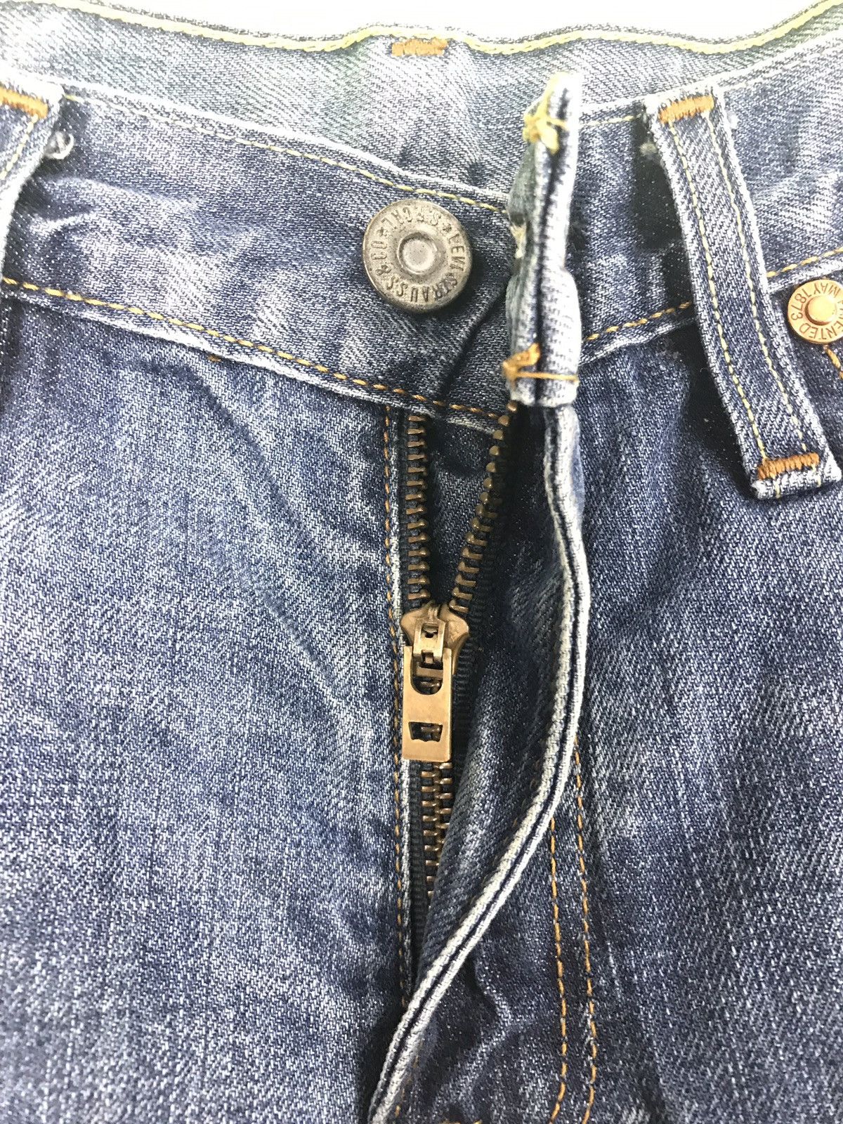 Levi's Vintage Clothing Levis 511 Blue Denim Jeans Mexico Distressed Slim Fits Size US 31 - 7 Thumbnail